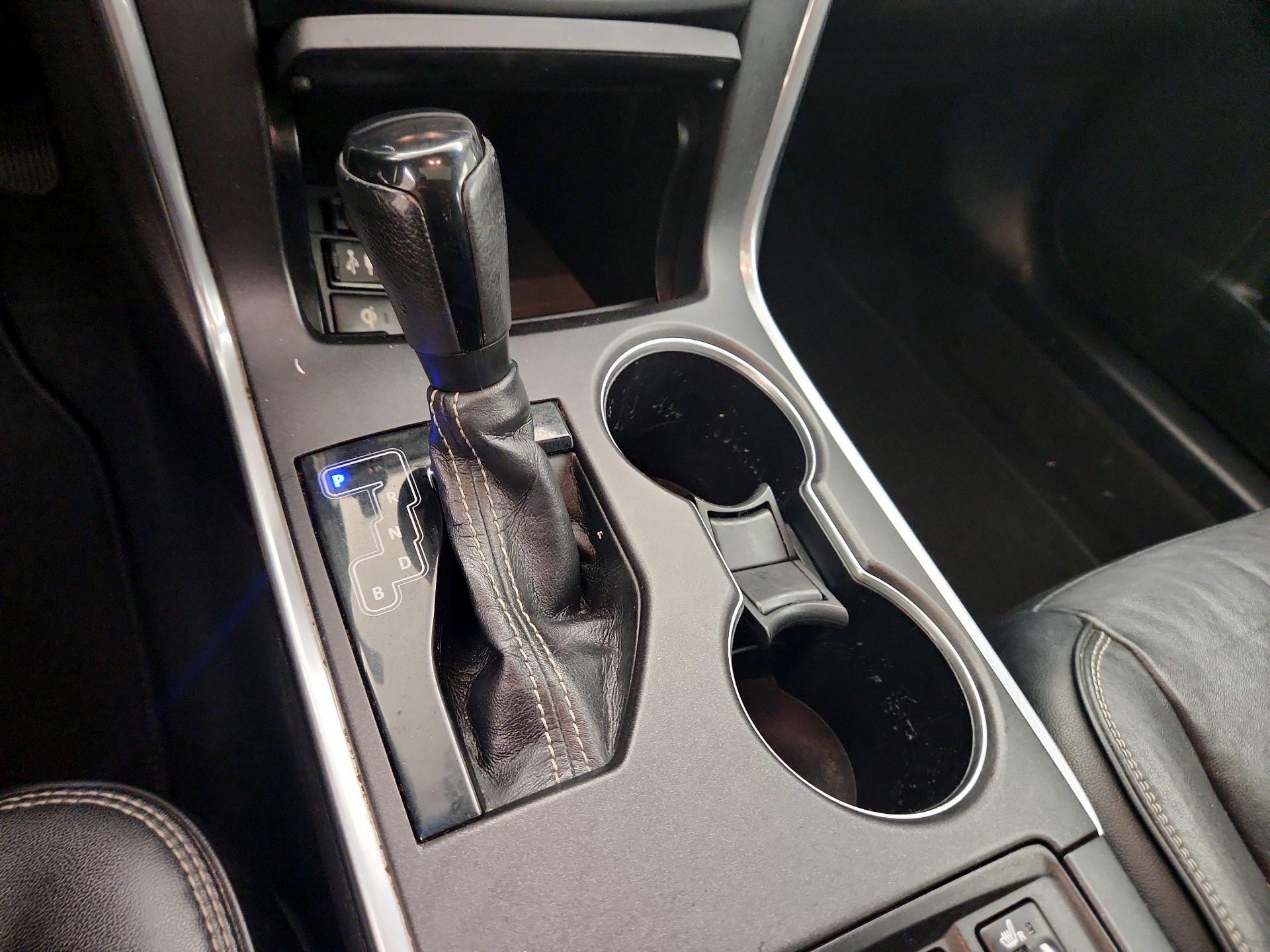 Thumbnail: 2015 Toyota Camry - 17