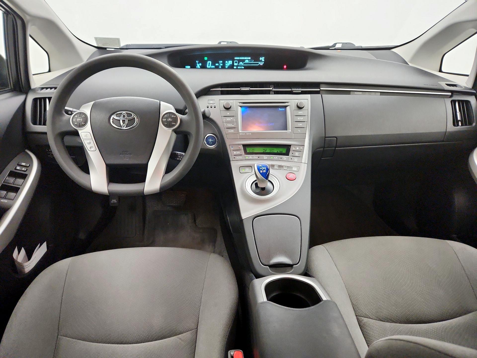 Thumbnail: 2015 Toyota Prius - 9