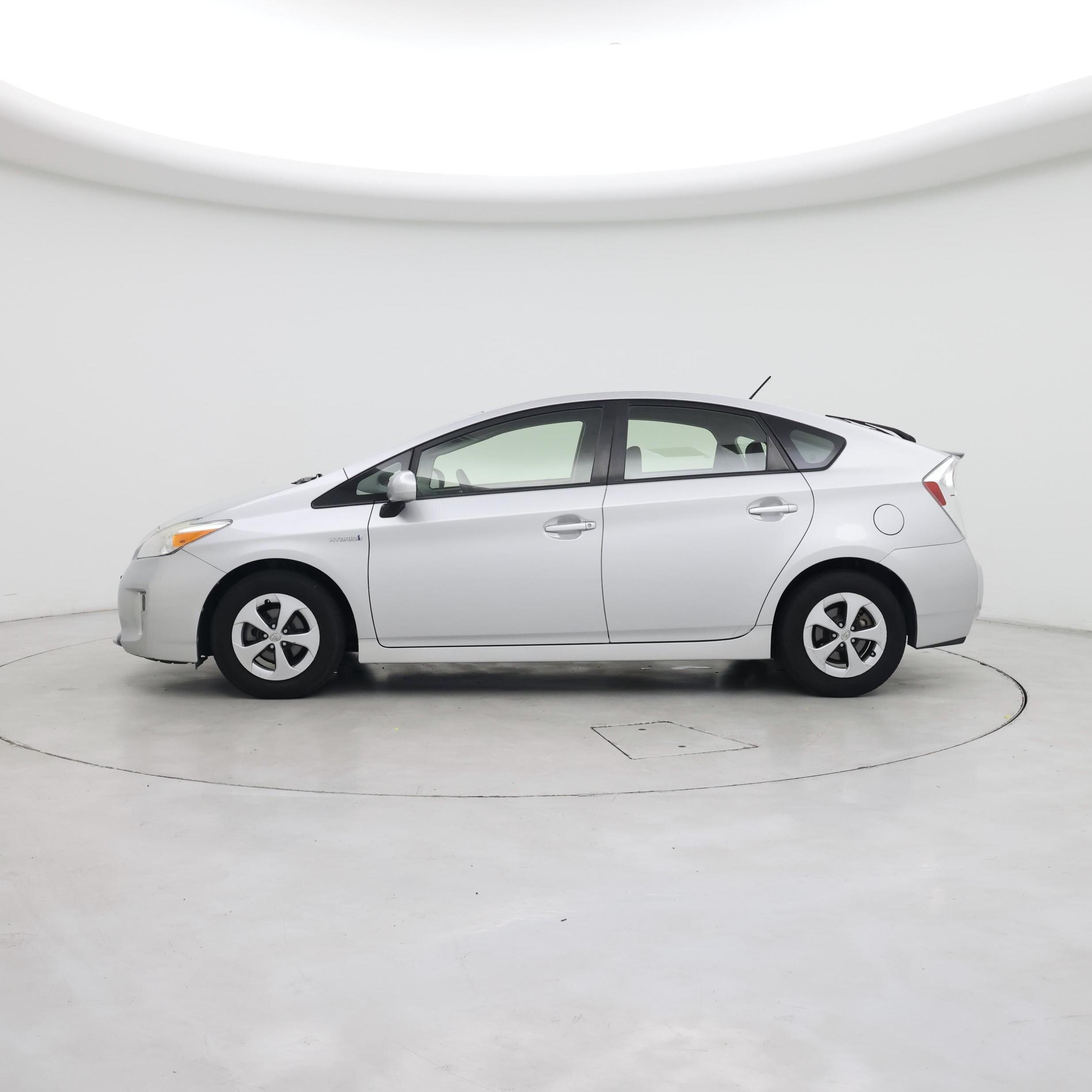 Thumbnail: 2015 Toyota Prius - 3