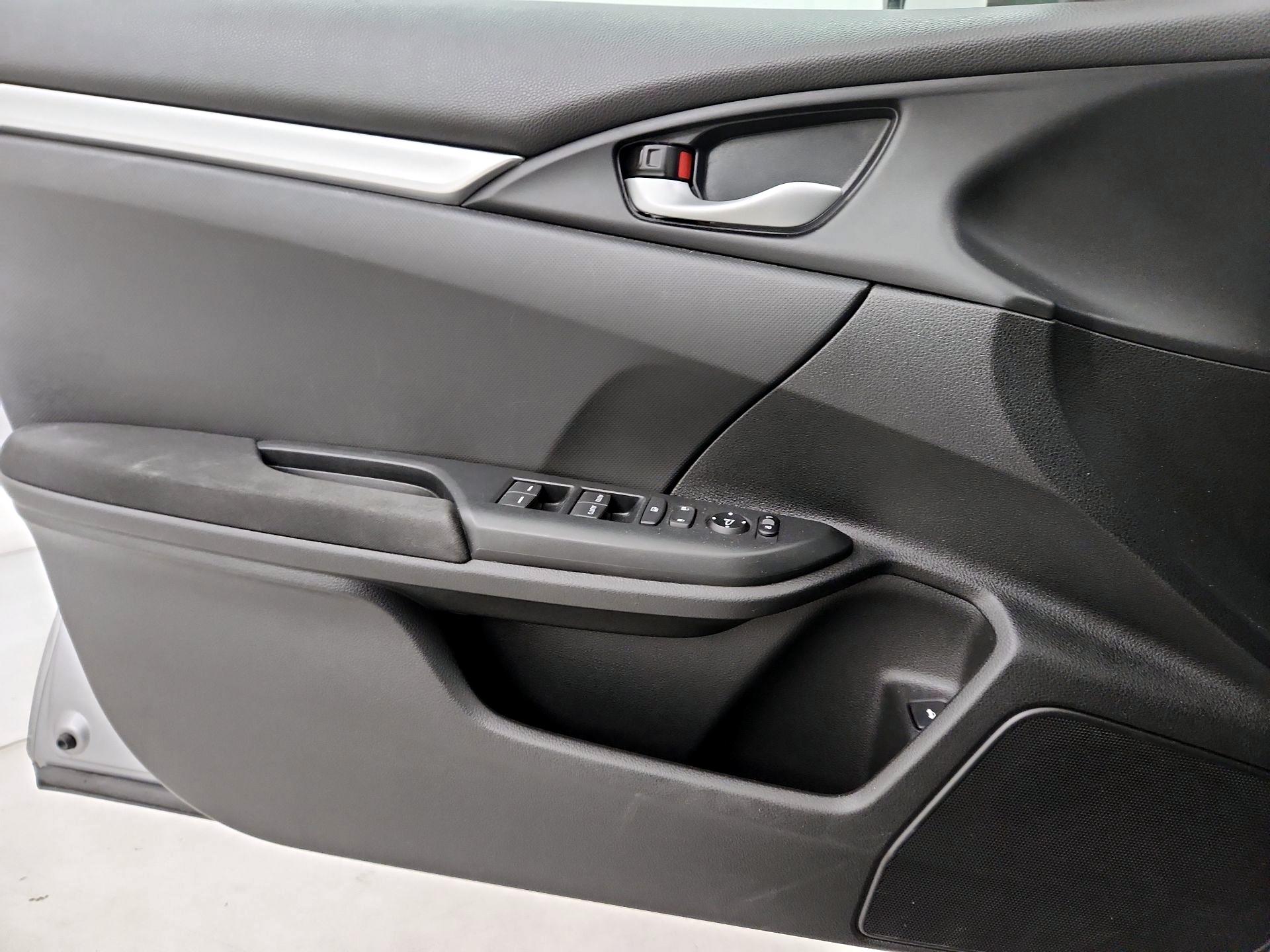 Thumbnail: 2017 Honda Civic - 12