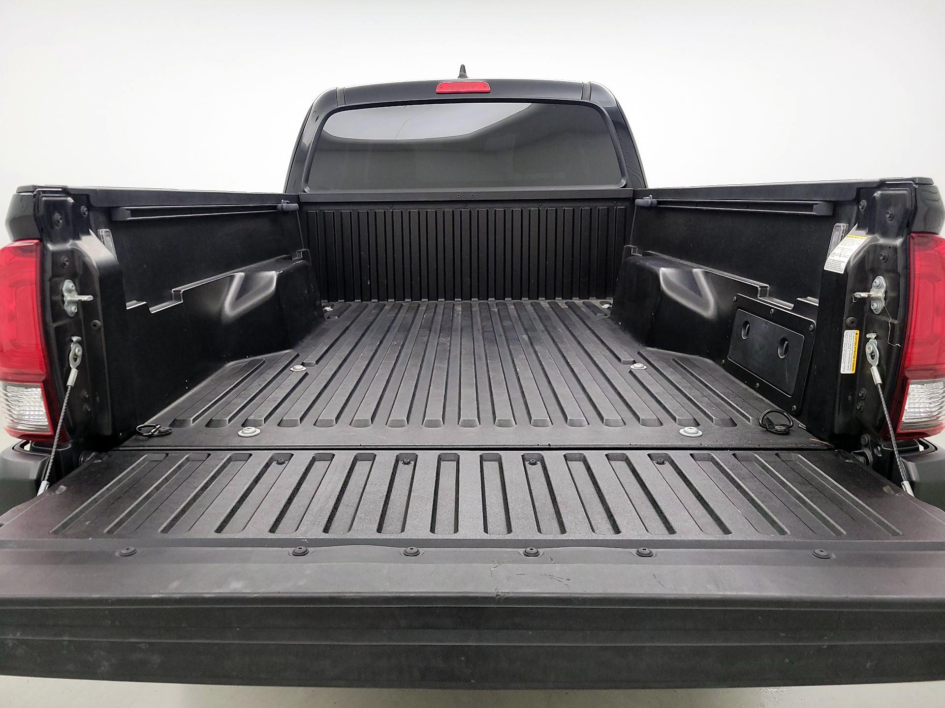 Thumbnail: 2022 Toyota Tacoma - 20