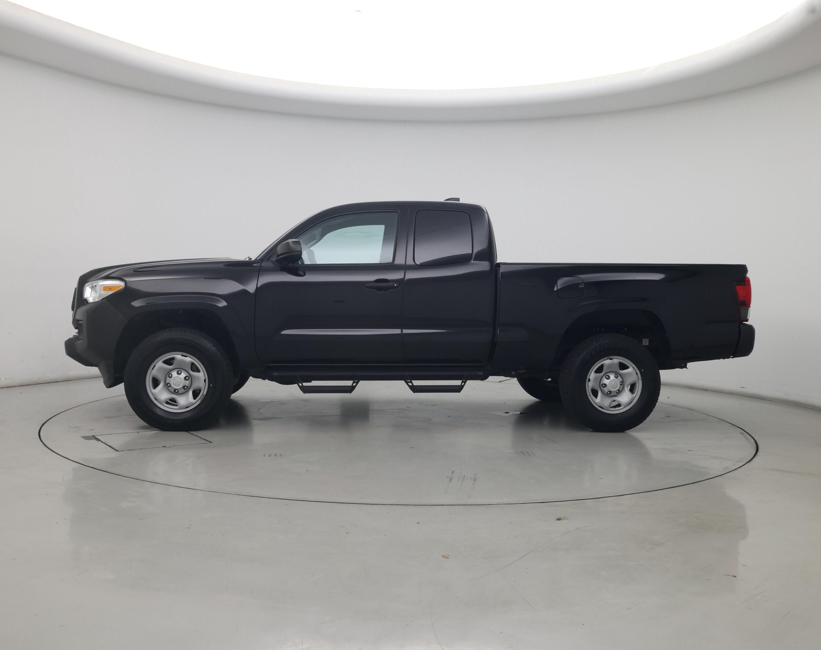 Thumbnail: 2022 Toyota Tacoma - 3
