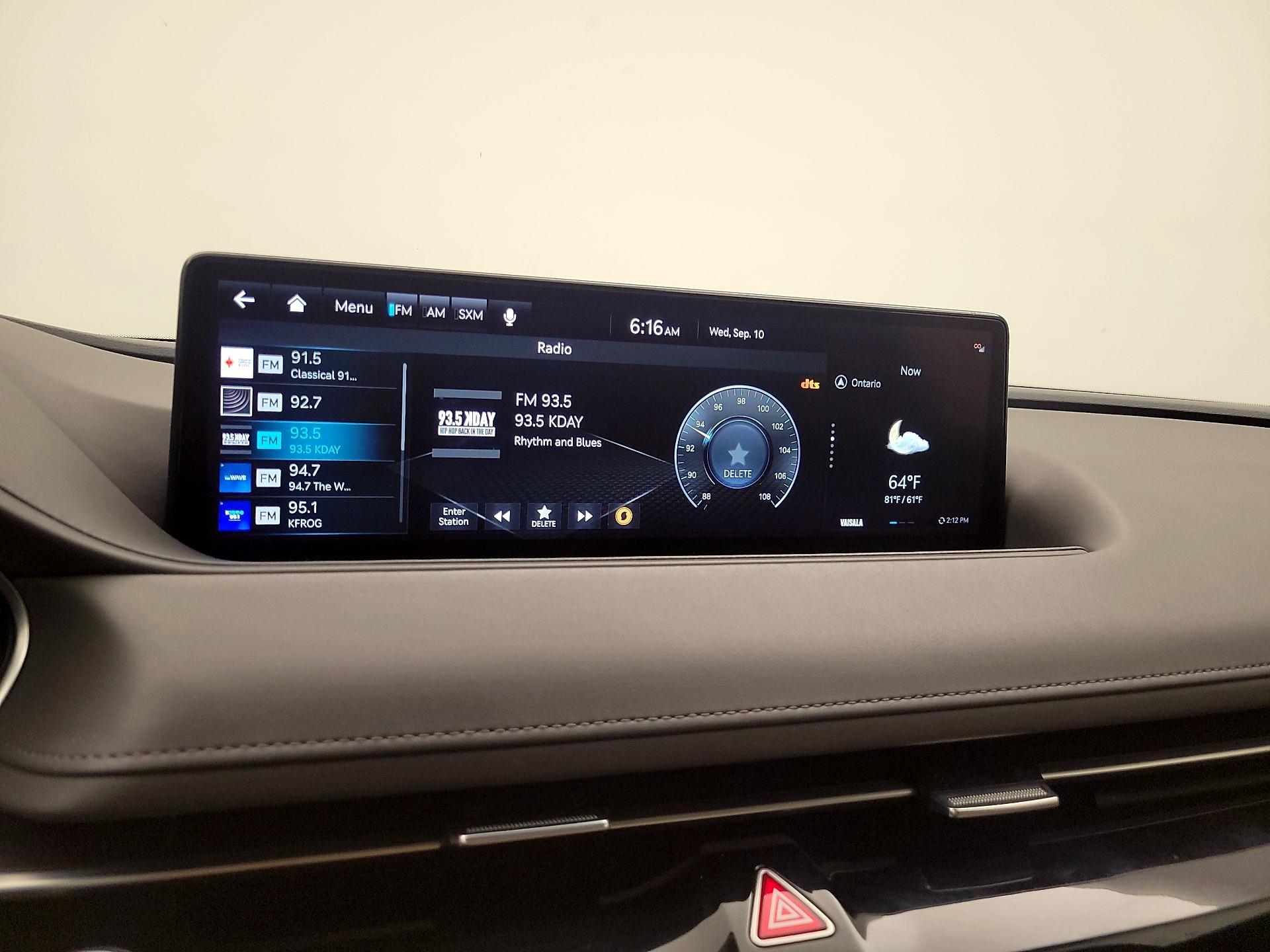 Thumbnail: 2023 Genesis G80 - 16