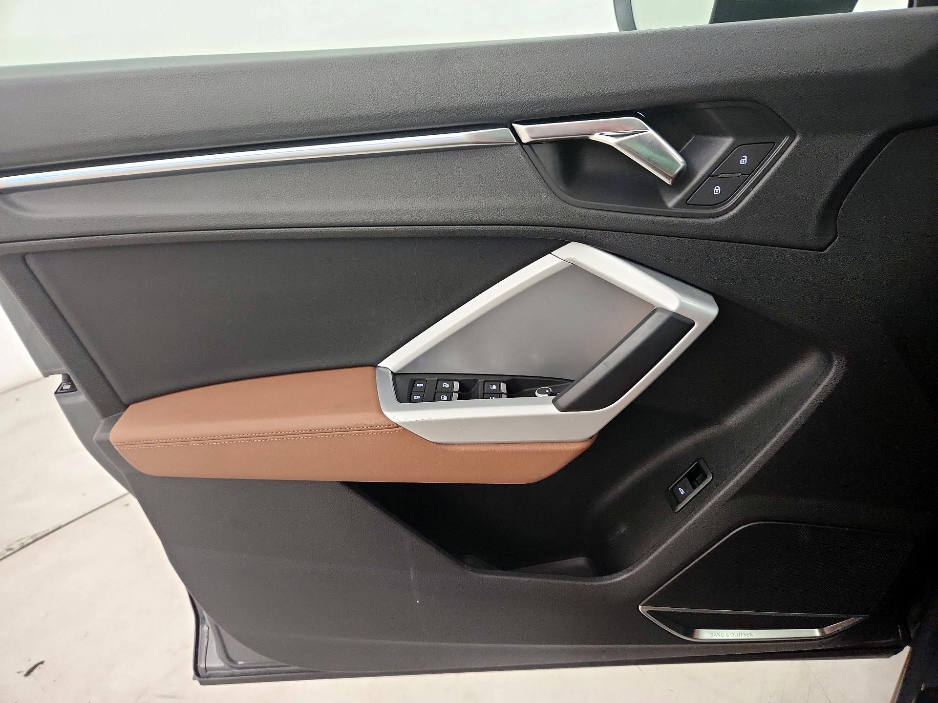 Thumbnail: 2021 Audi Q3 - 12