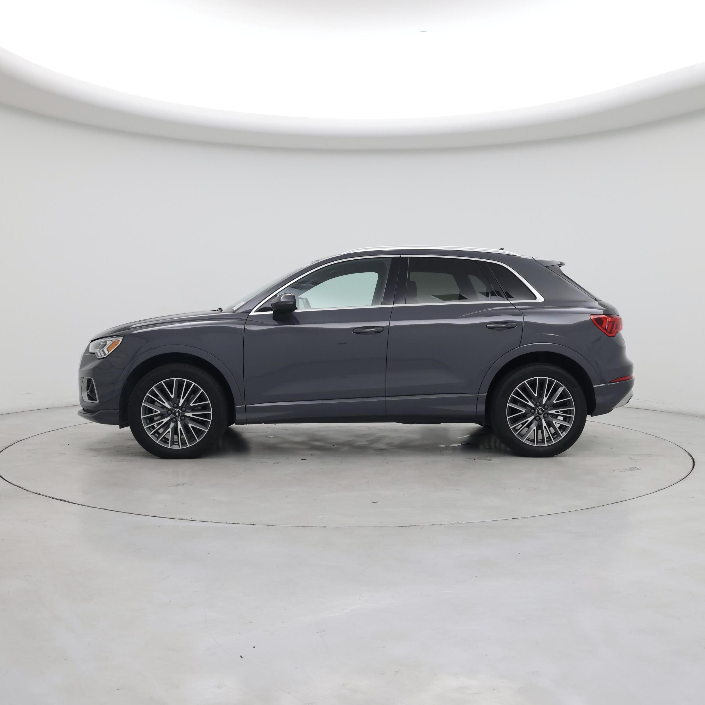 Thumbnail: 2021 Audi Q3 - 3