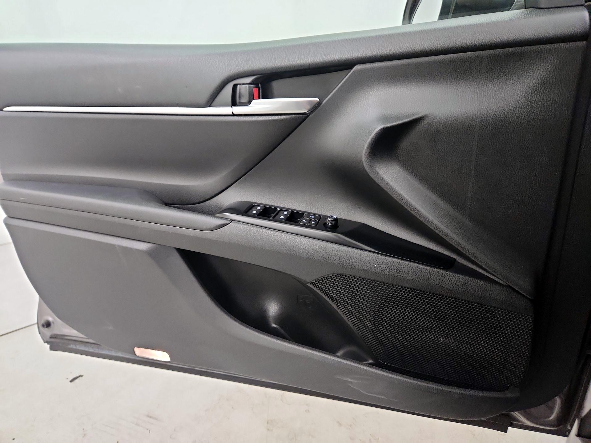 Thumbnail: 2019 Toyota Camry - 12