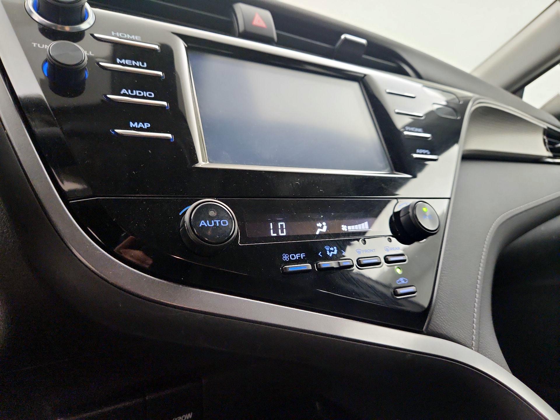 Thumbnail: 2019 Toyota Camry - 16