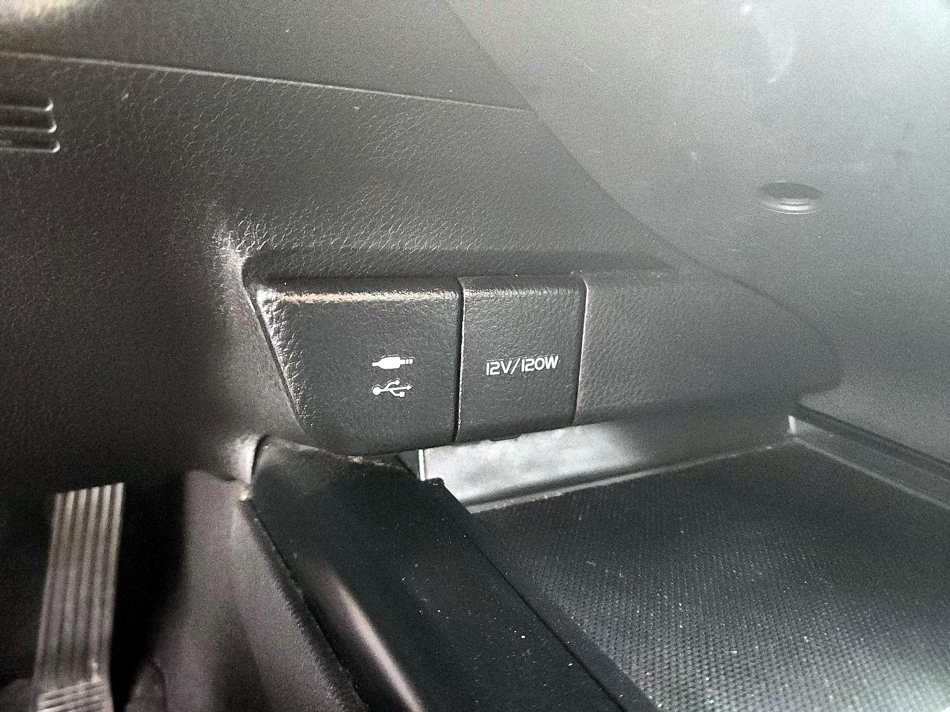 Thumbnail: 2019 Toyota Camry - 18