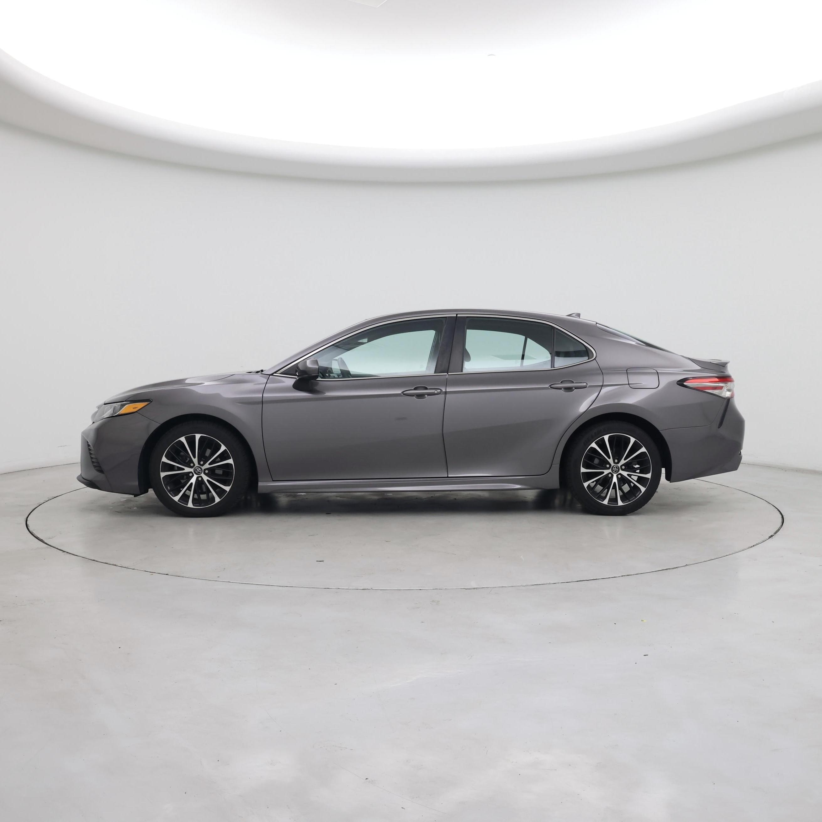 Thumbnail: 2019 Toyota Camry - 3