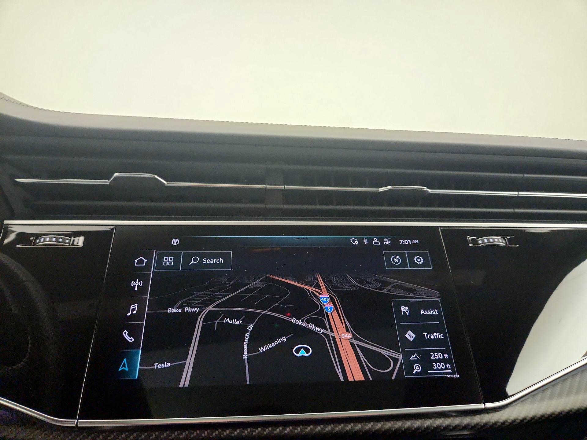 Thumbnail: 2020 Audi RS Q8 - 14