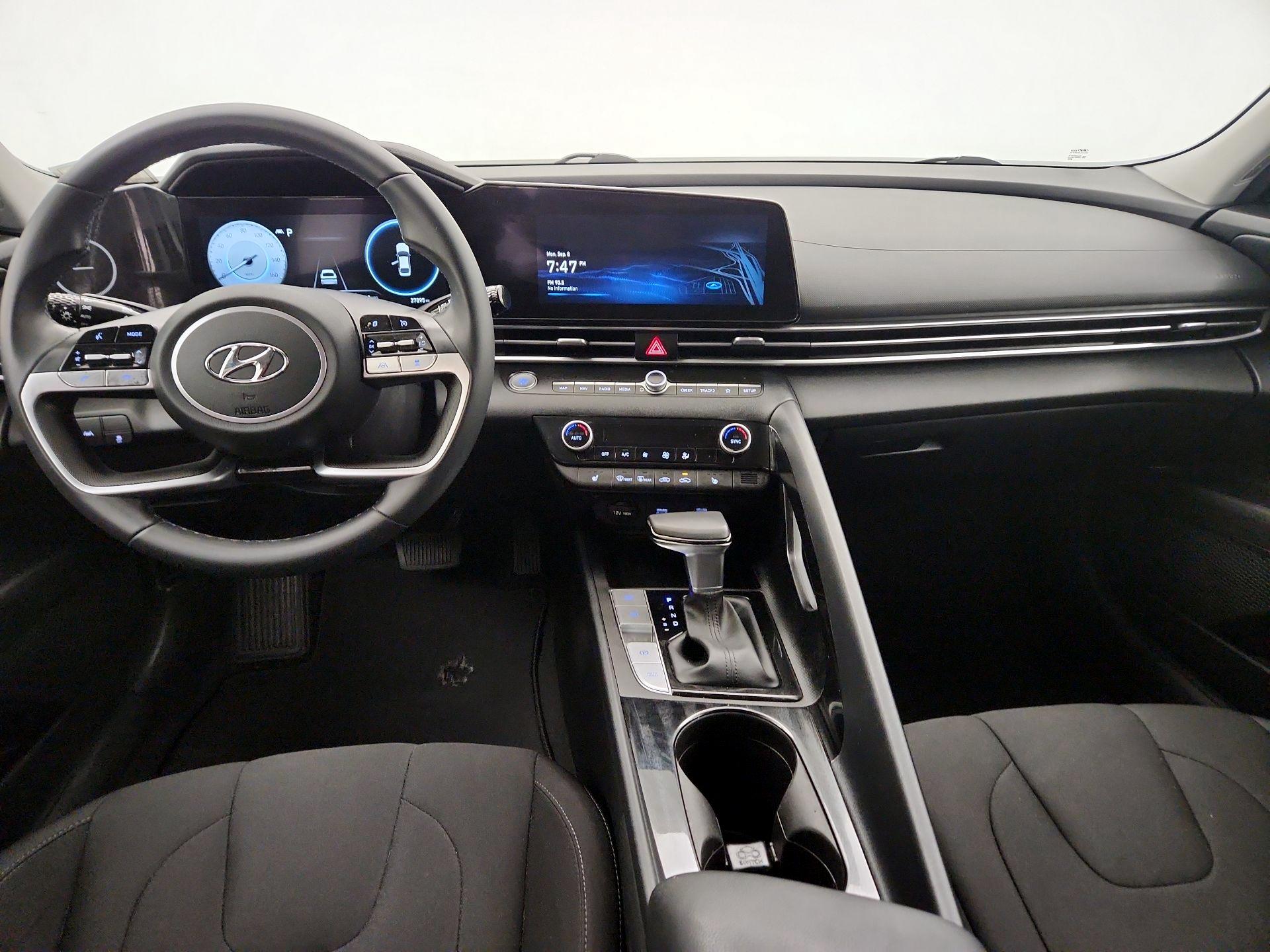 Thumbnail: 2023 Hyundai Elantra - 9