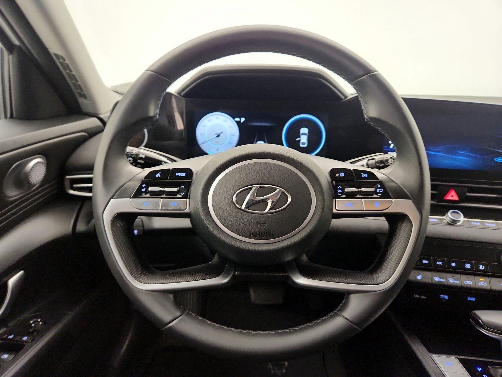 Thumbnail: 2023 Hyundai Elantra - 10