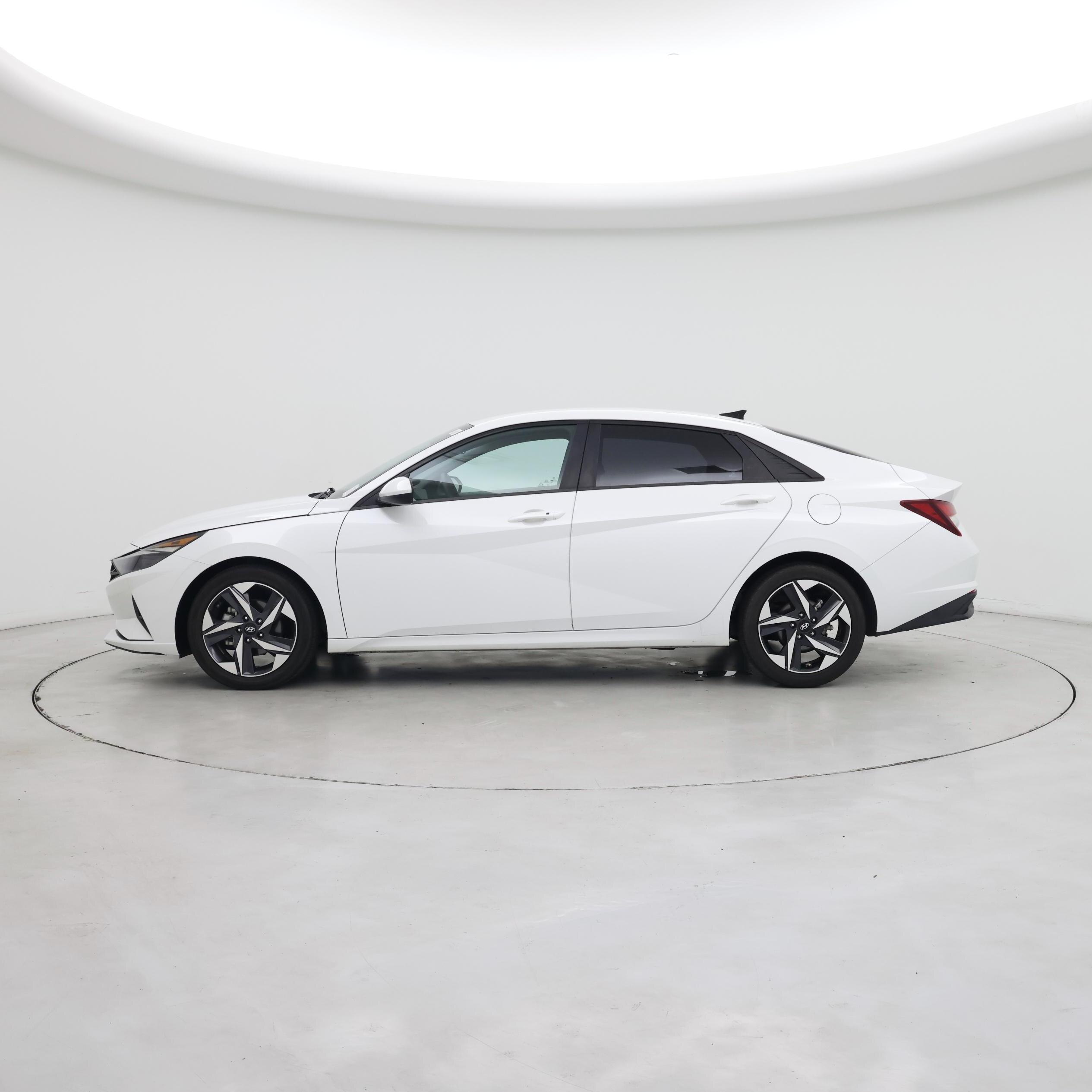Thumbnail: 2023 Hyundai Elantra - 3