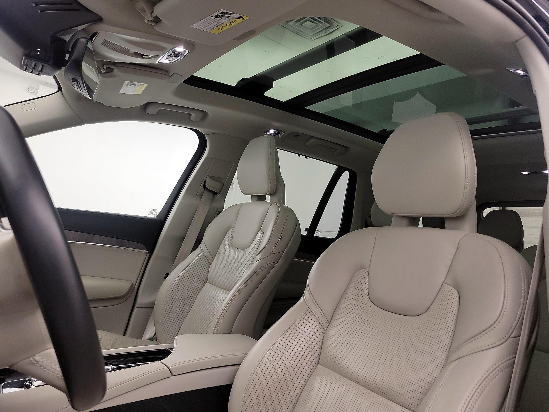 Thumbnail: 2022 Volvo XC90 - 20