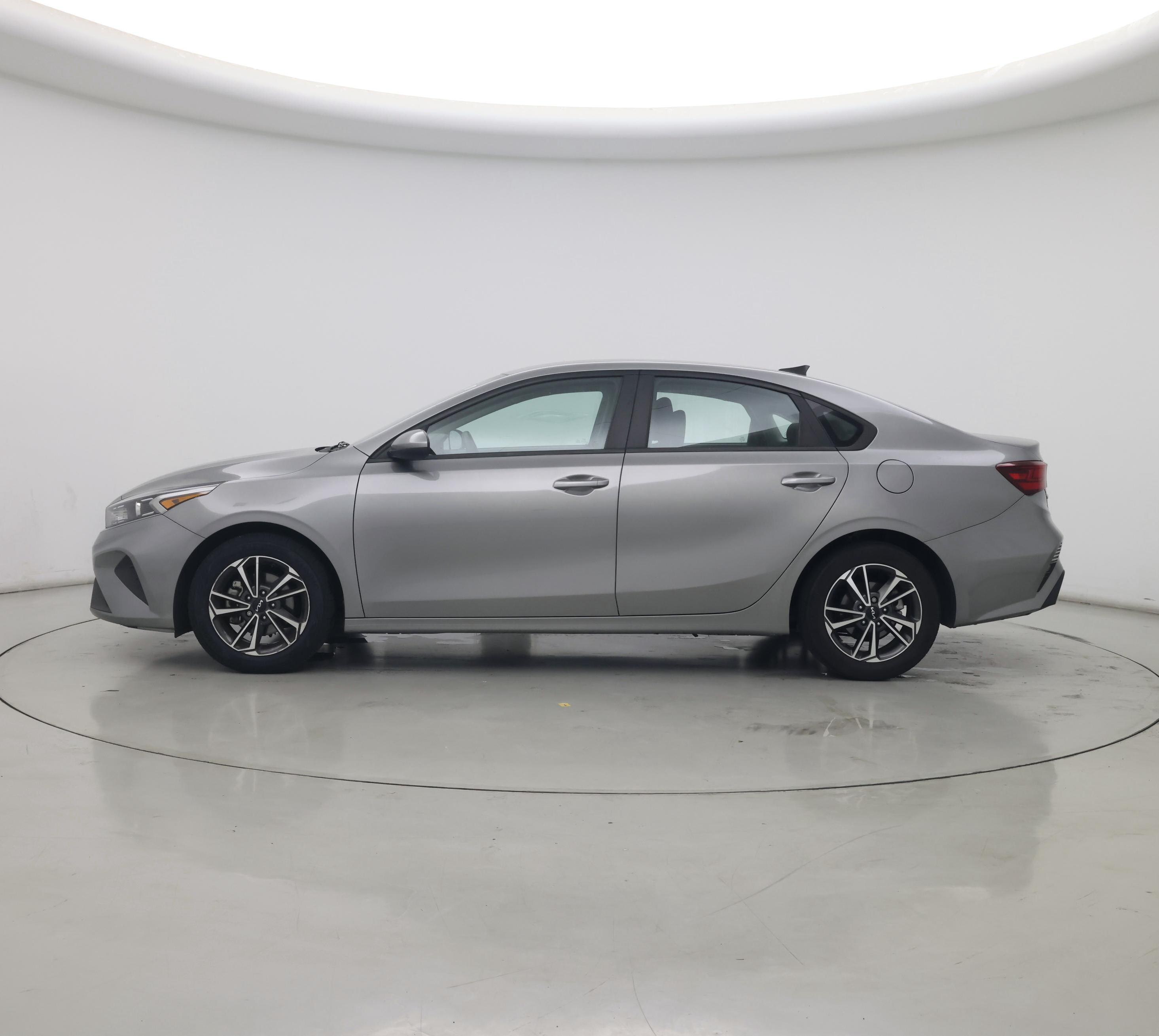 Thumbnail: 2022 Kia Forte - 3