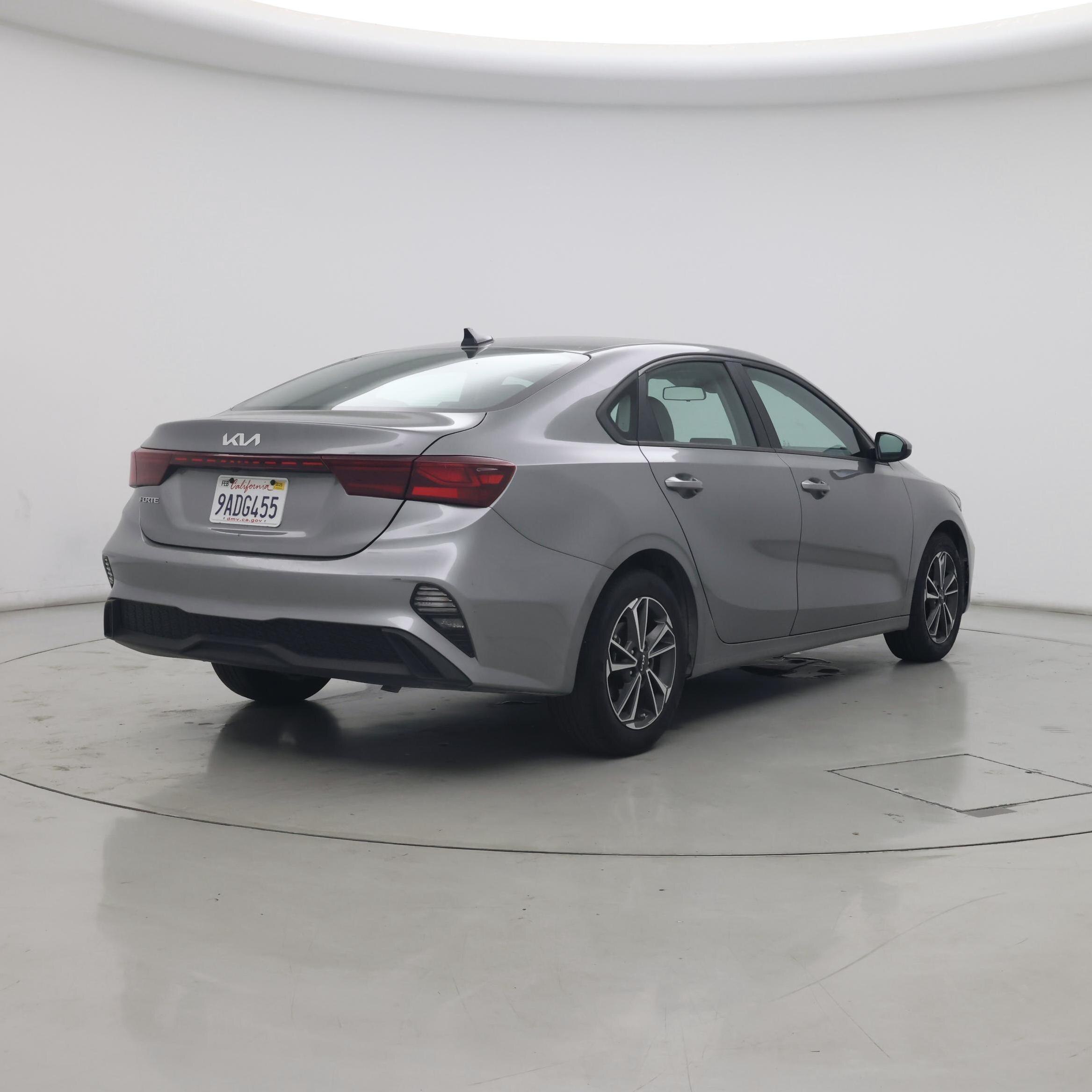 Thumbnail: 2022 Kia Forte - 8