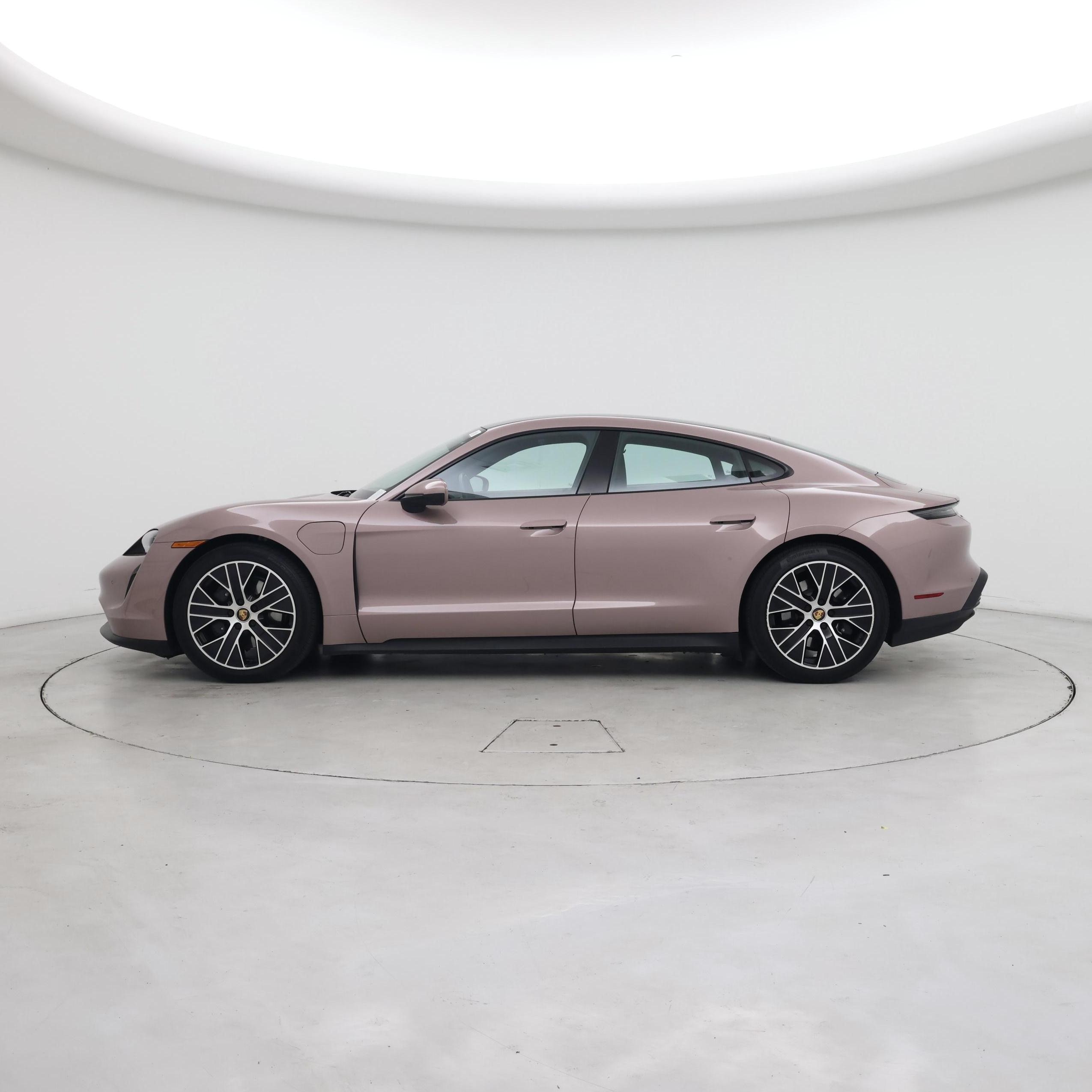 Thumbnail: 2021 Porsche Taycan - 3
