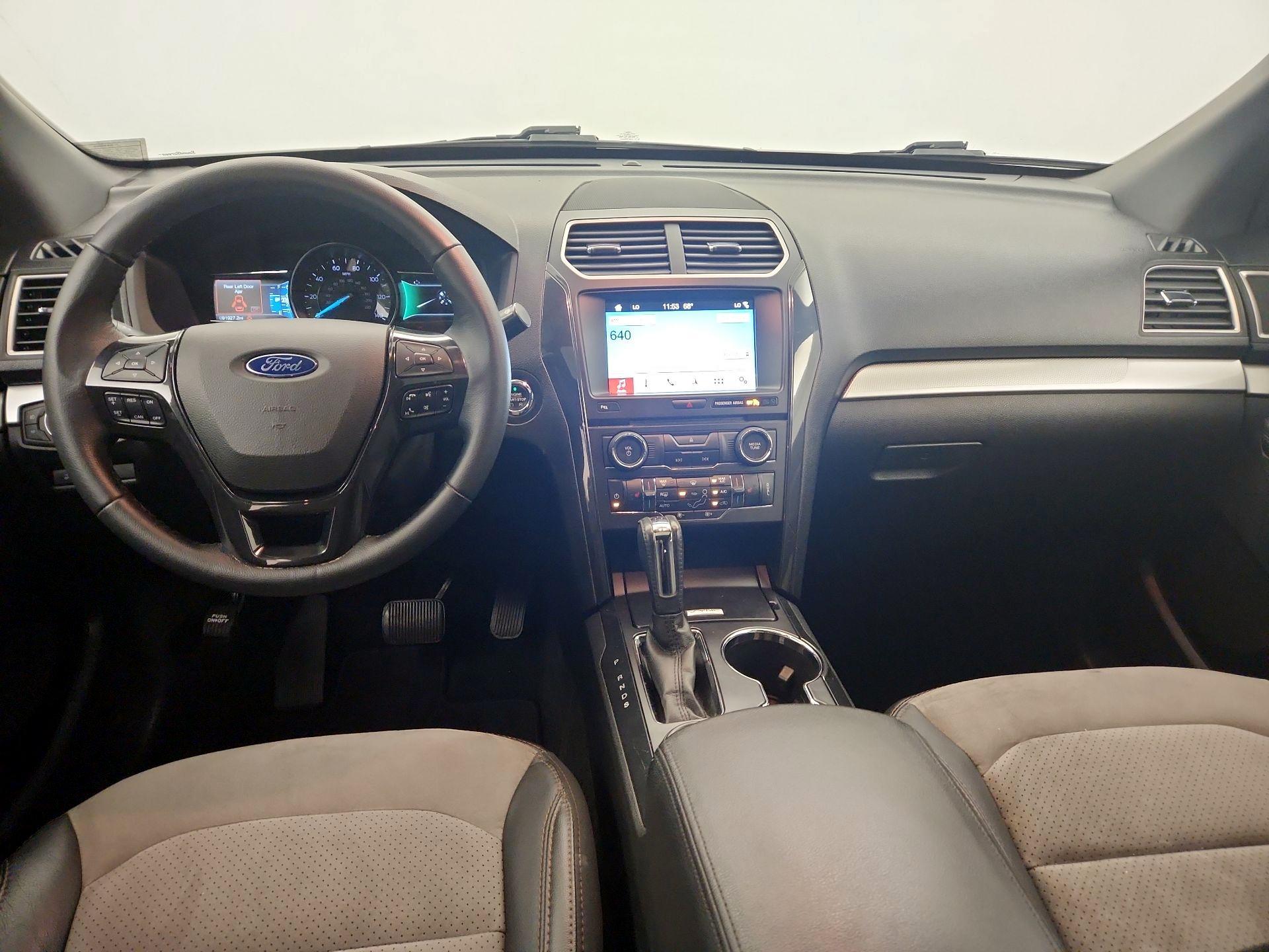 Thumbnail: 2017 Ford Explorer - 9