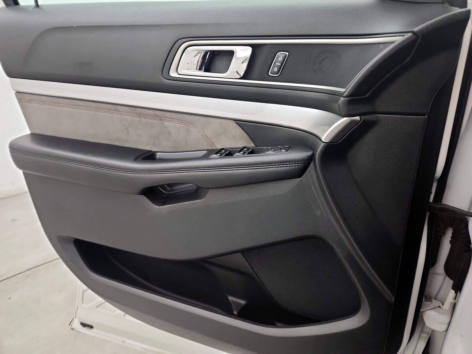 Thumbnail: 2017 Ford Explorer - 12