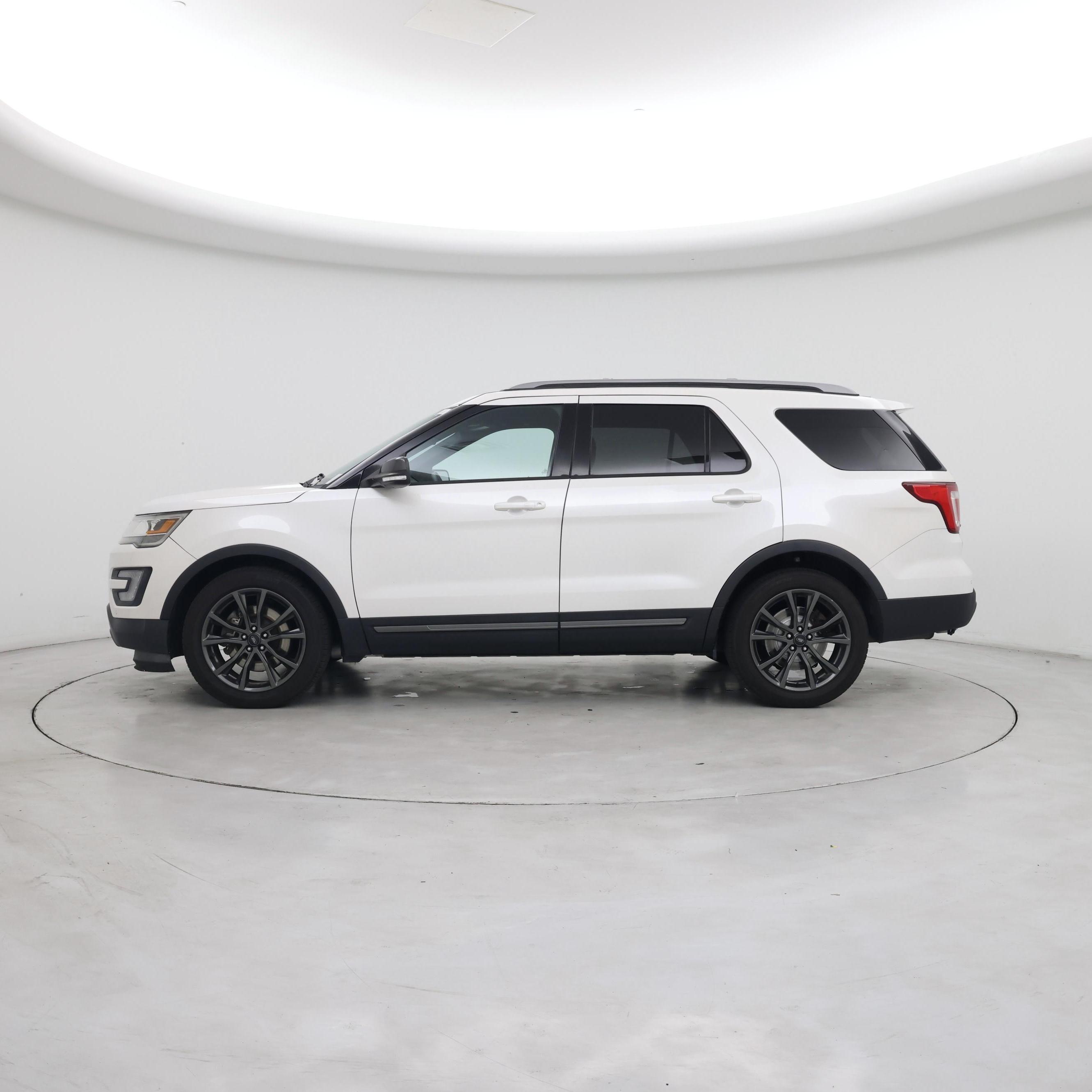 Thumbnail: 2017 Ford Explorer - 3