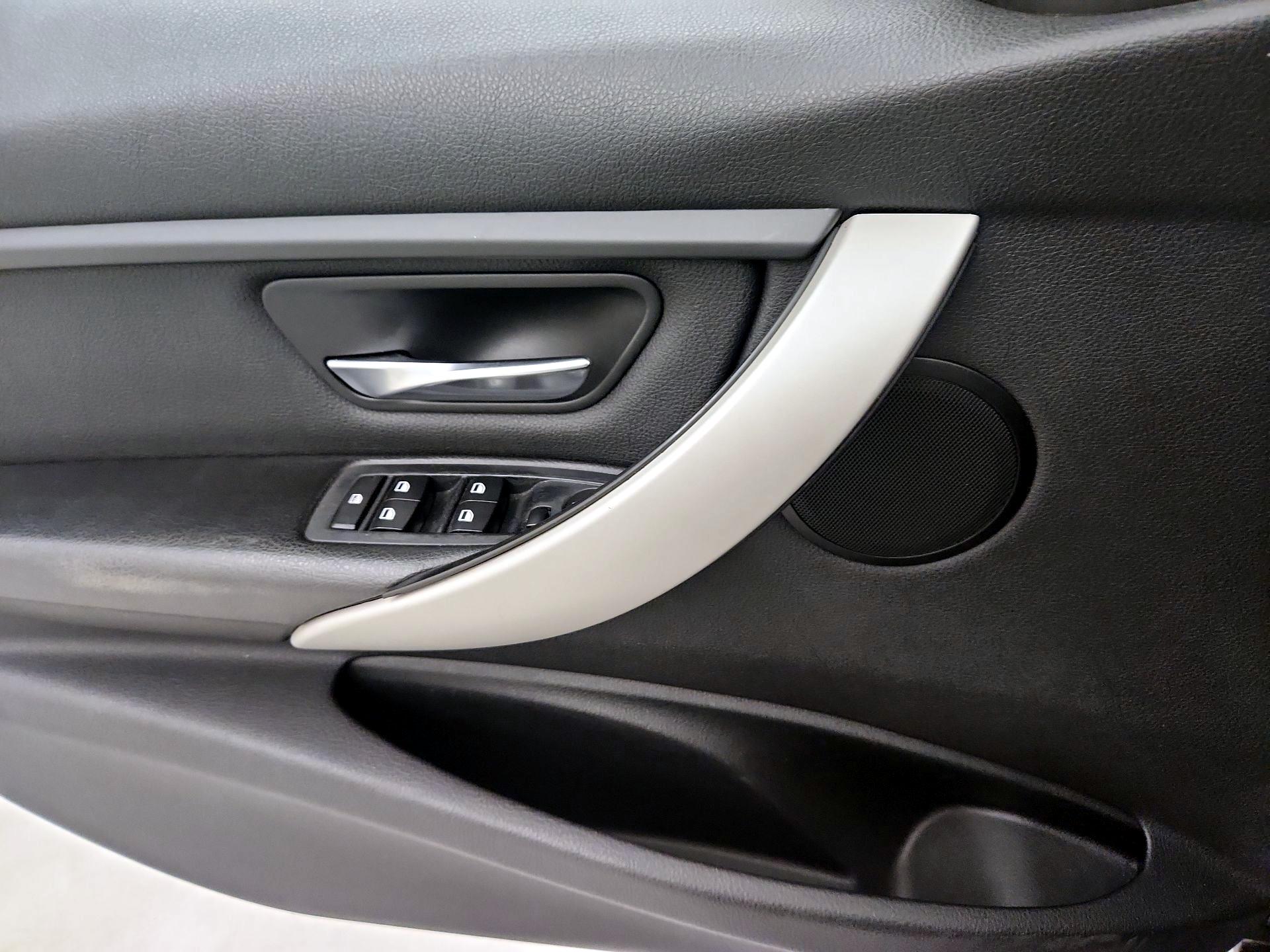 Thumbnail: 2014 BMW 3 Series - 12