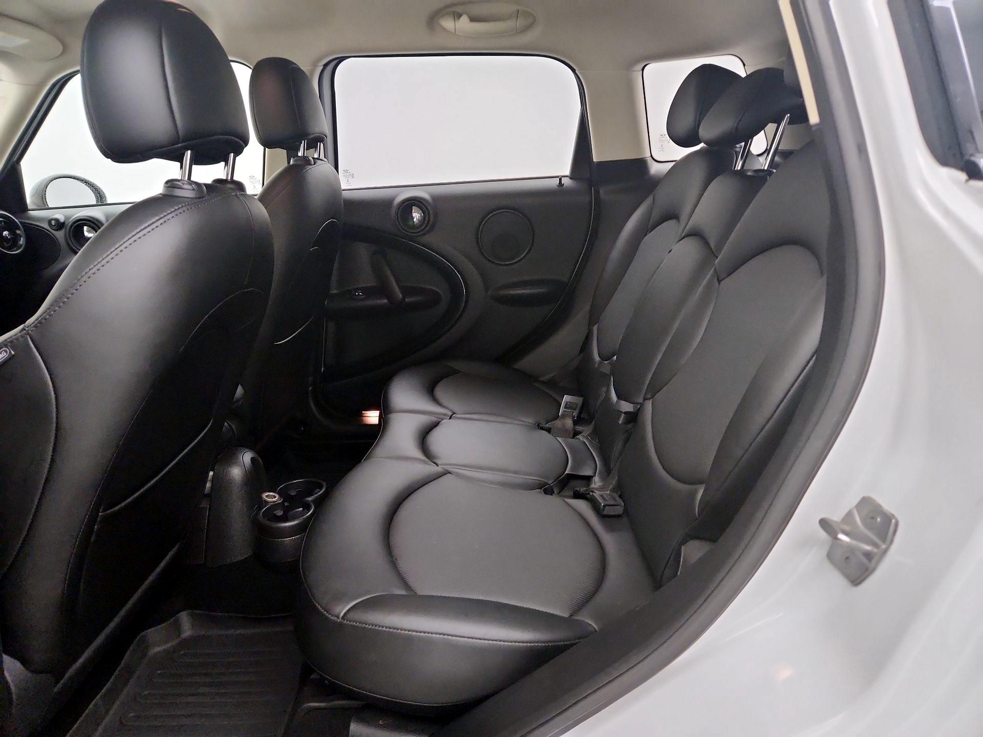 Thumbnail: 2016 MINI Cooper Countryman - 17