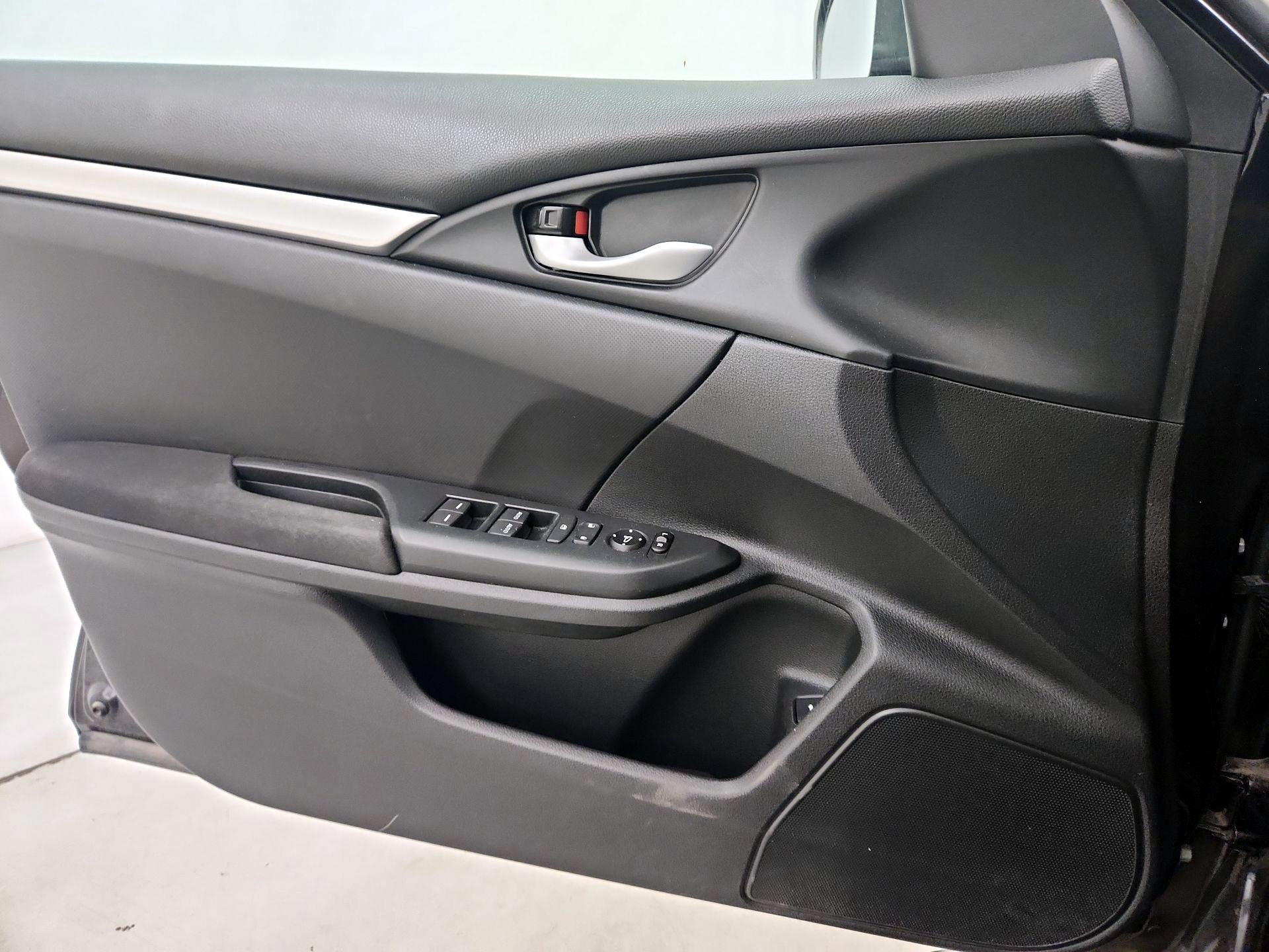 Thumbnail: 2016 Honda Civic - 12