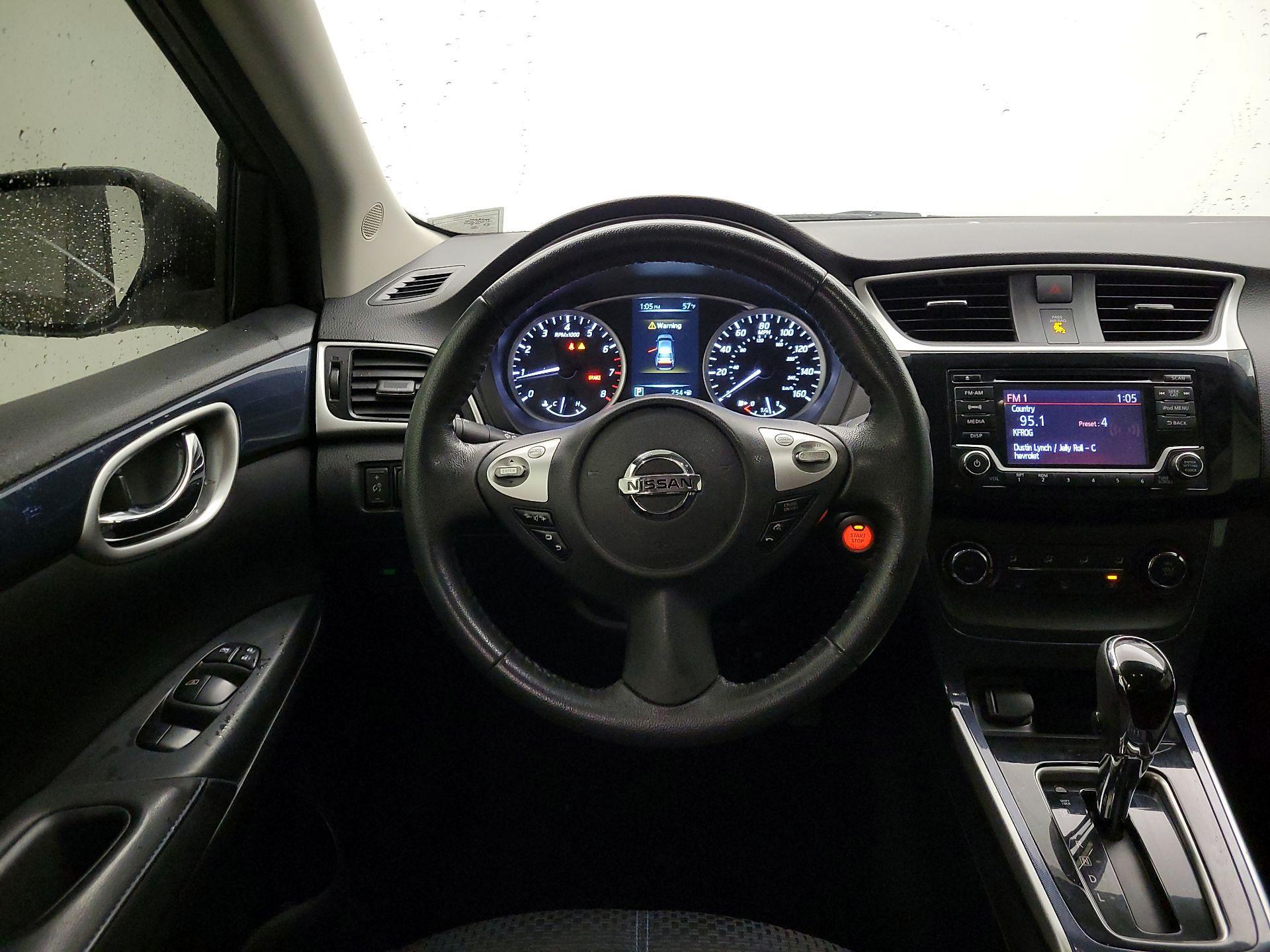 Thumbnail: 2017 Nissan Sentra - 10