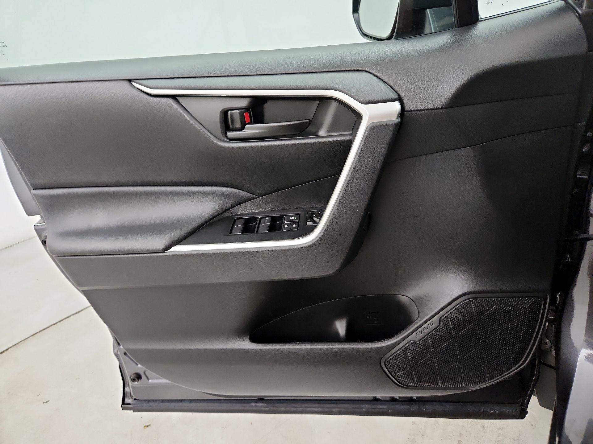 Thumbnail: 2023 Toyota RAV4 - 12