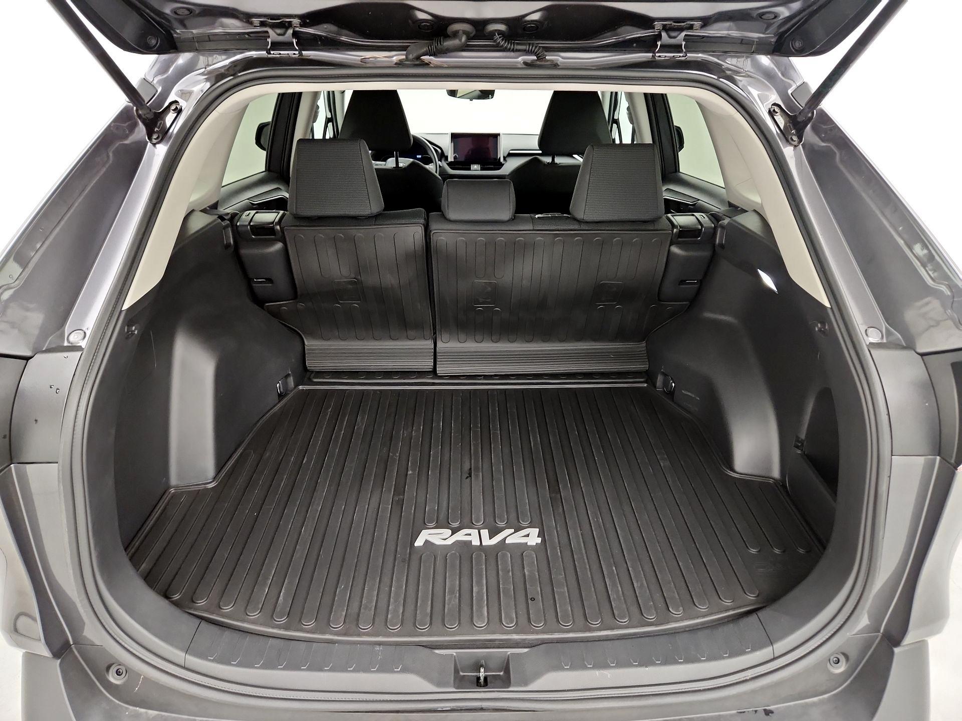 Thumbnail: 2023 Toyota RAV4 - 20