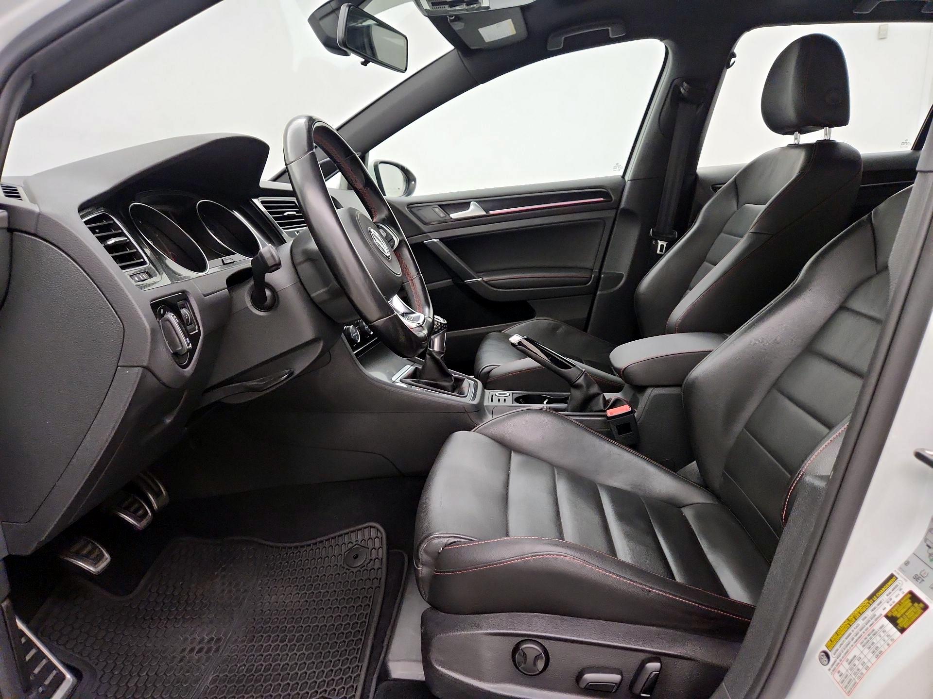 Thumbnail: 2017 Volkswagen Golf - 11