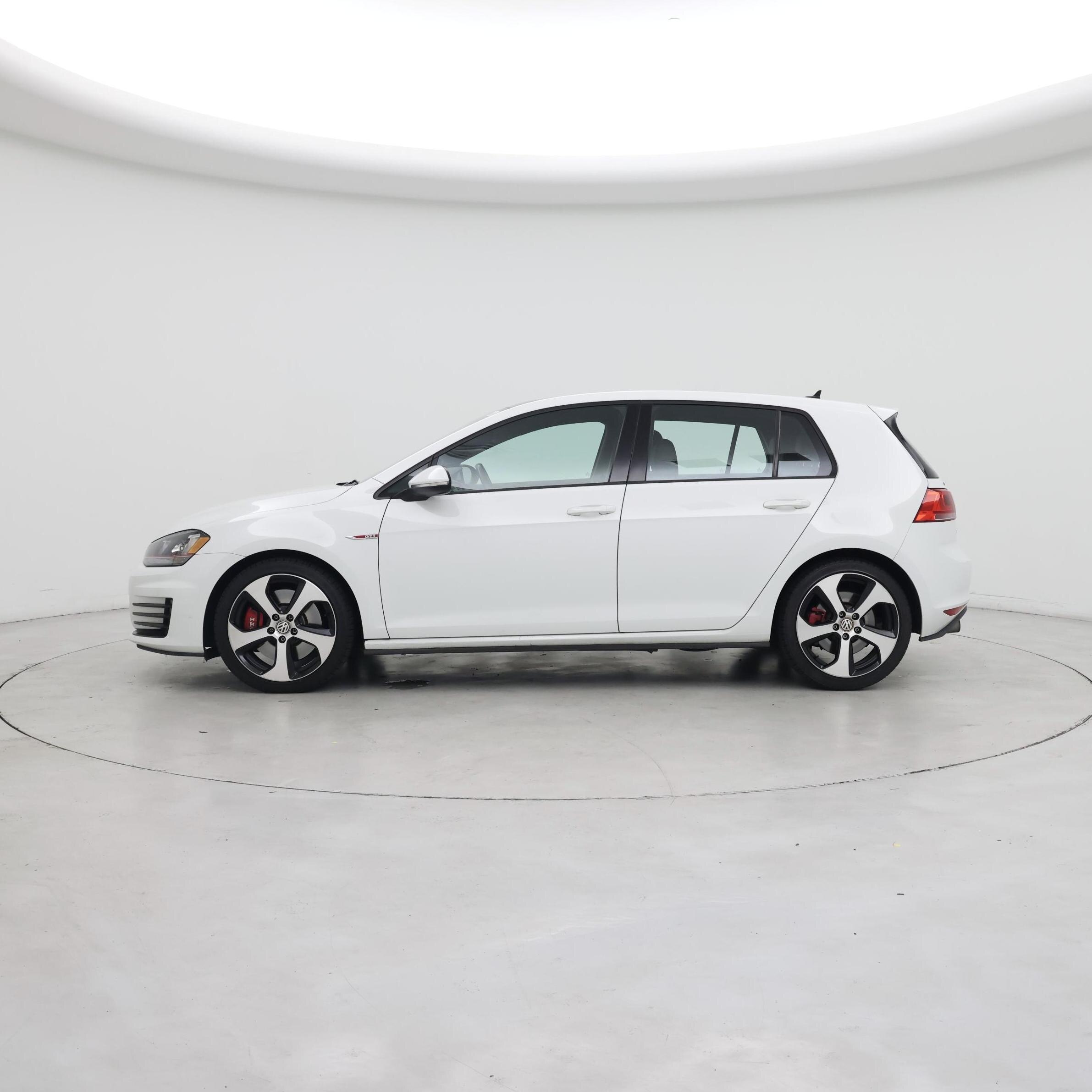 Thumbnail: 2017 Volkswagen Golf - 3