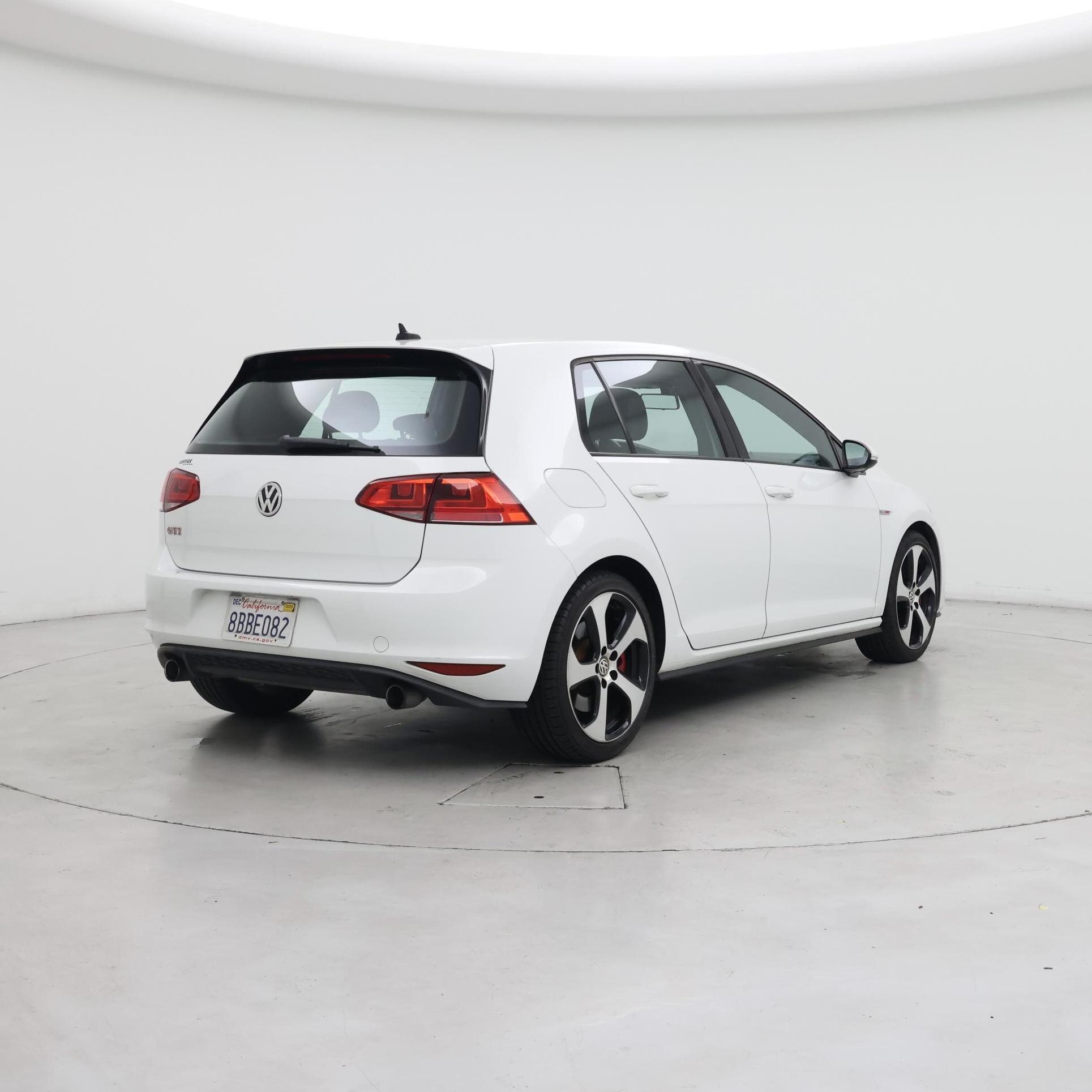 Thumbnail: 2017 Volkswagen Golf - 8
