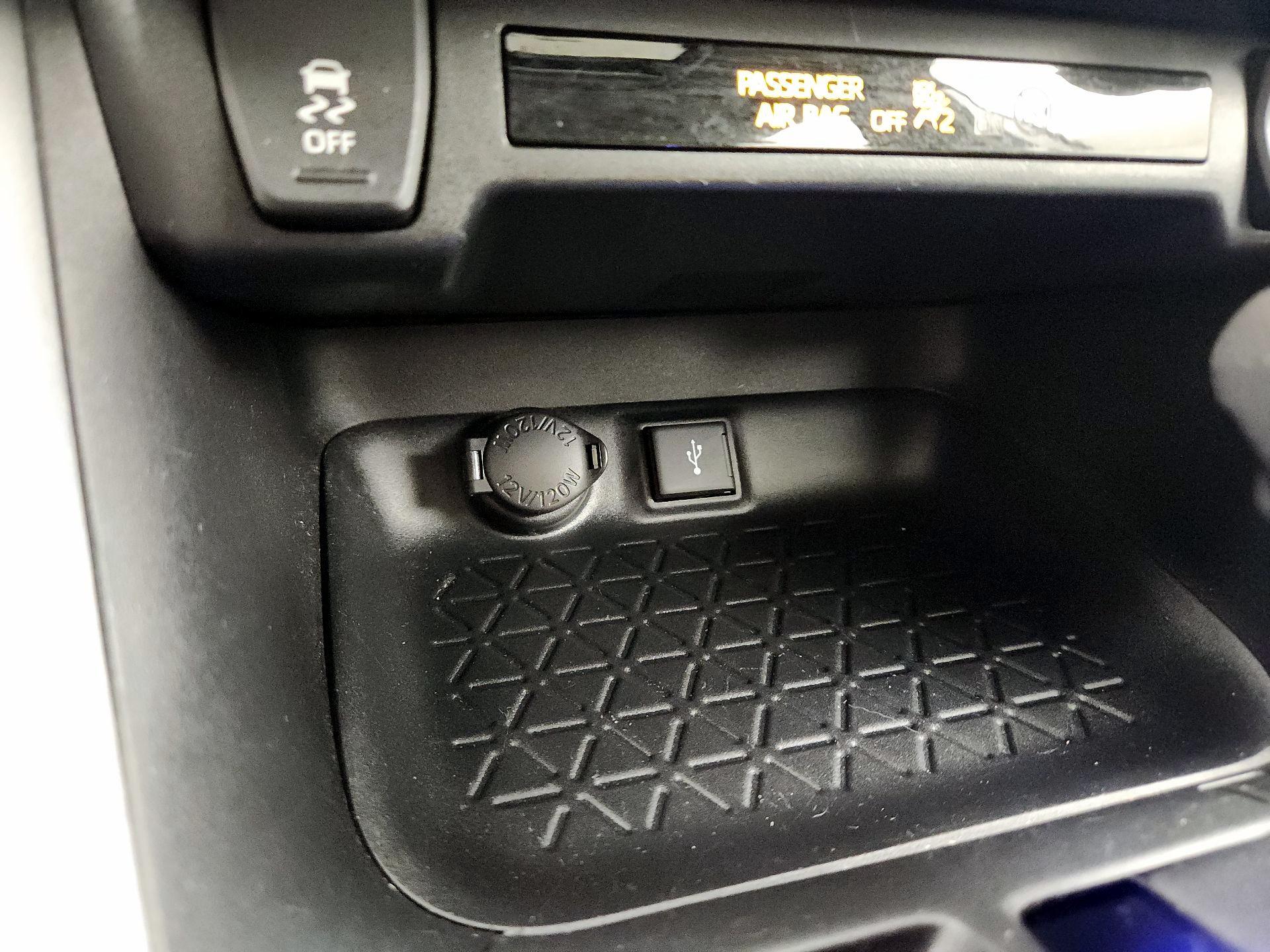Thumbnail: 2020 Toyota RAV4 - 18