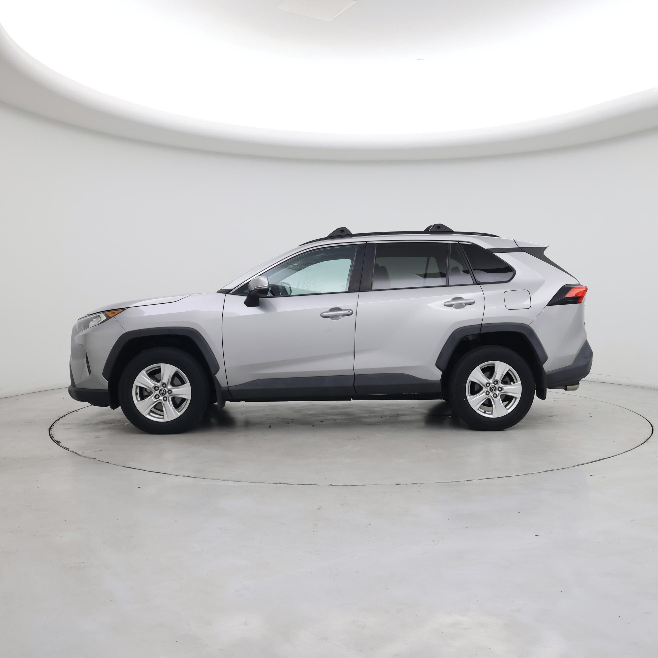 Thumbnail: 2020 Toyota RAV4 - 3