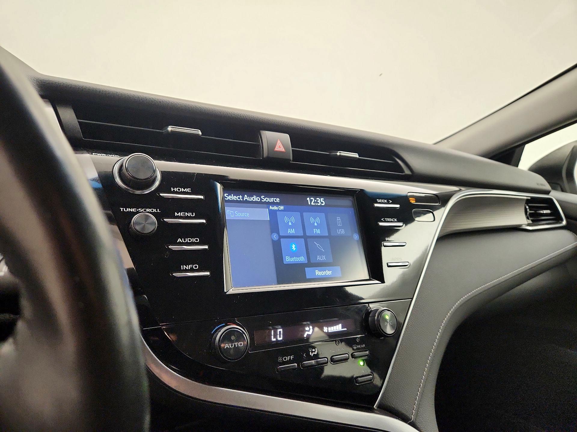 Thumbnail: 2018 Toyota Camry - 15