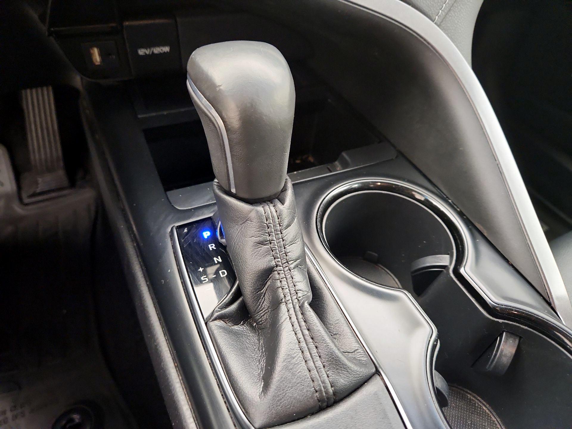 Thumbnail: 2018 Toyota Camry - 17