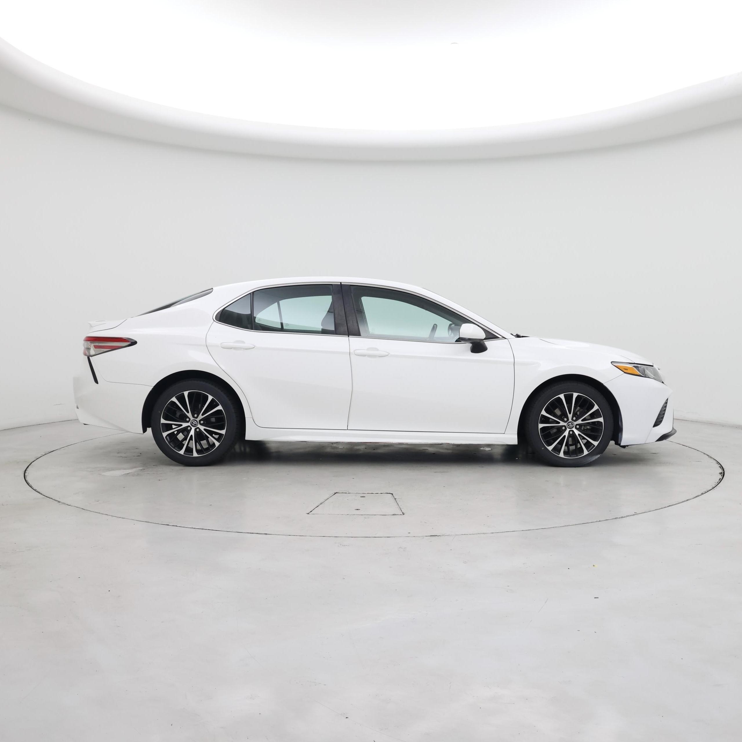 Thumbnail: 2018 Toyota Camry - 7