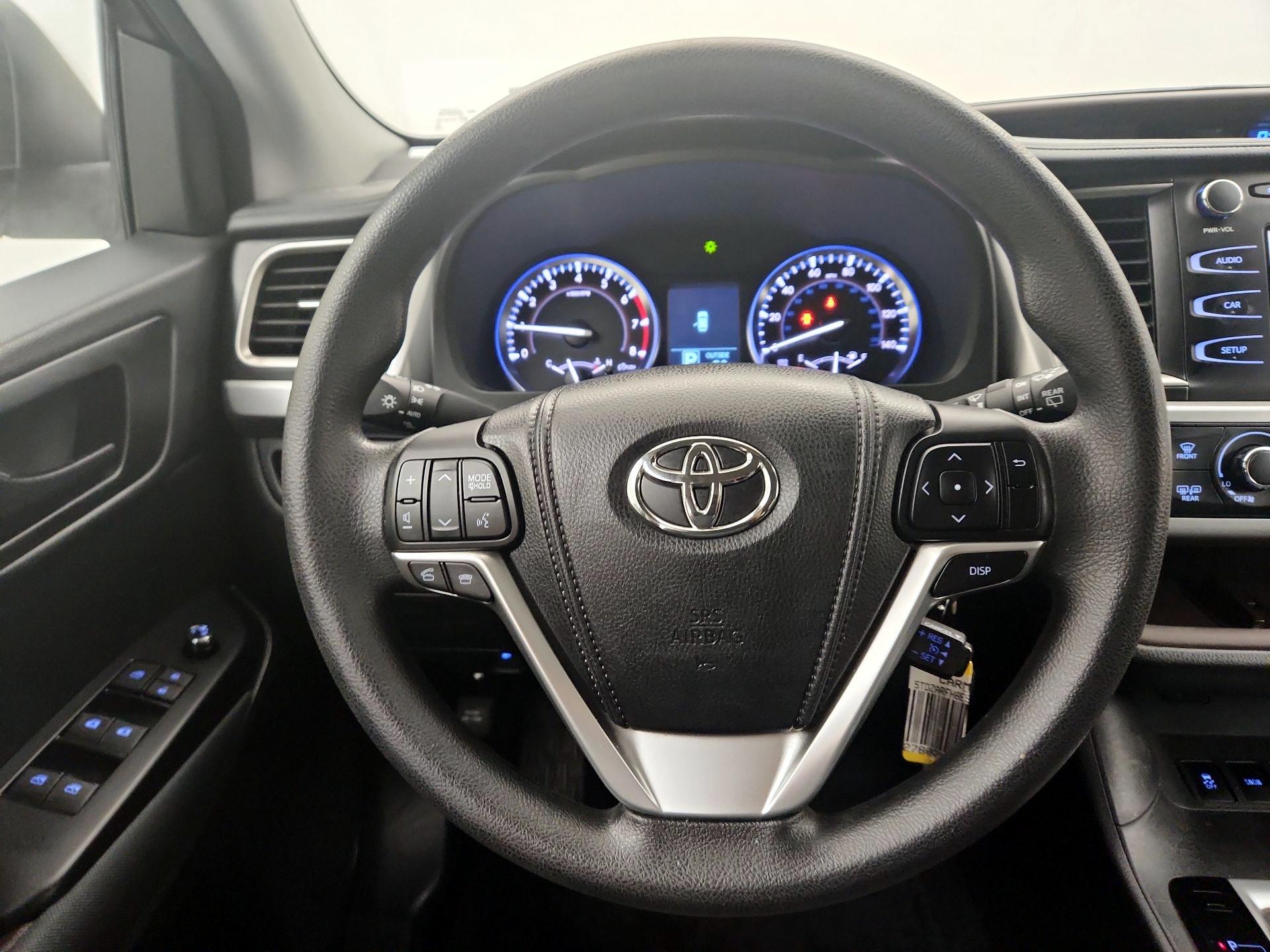Thumbnail: 2014 Toyota Highlander - 10