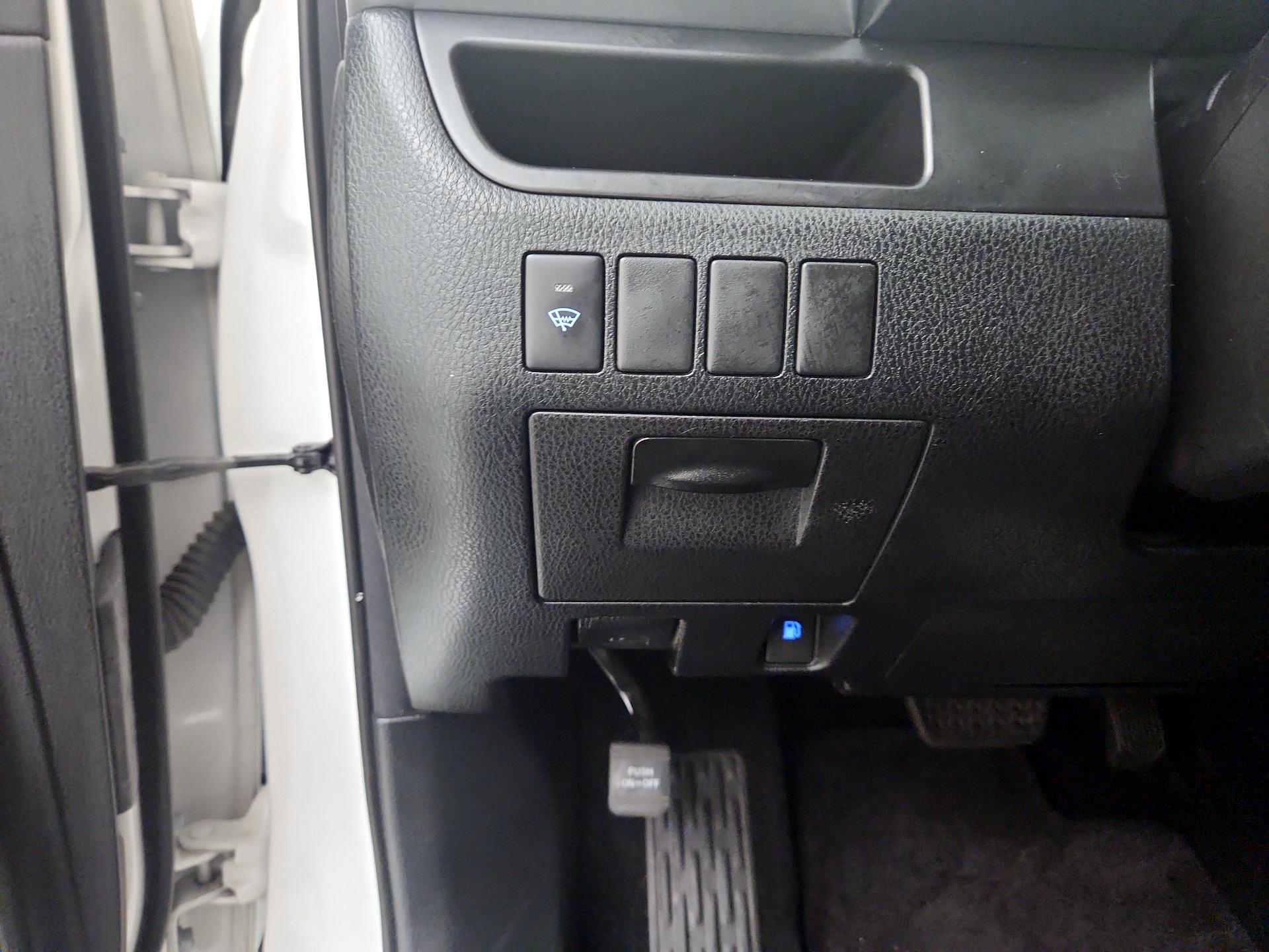 Thumbnail: 2014 Toyota Highlander - 13