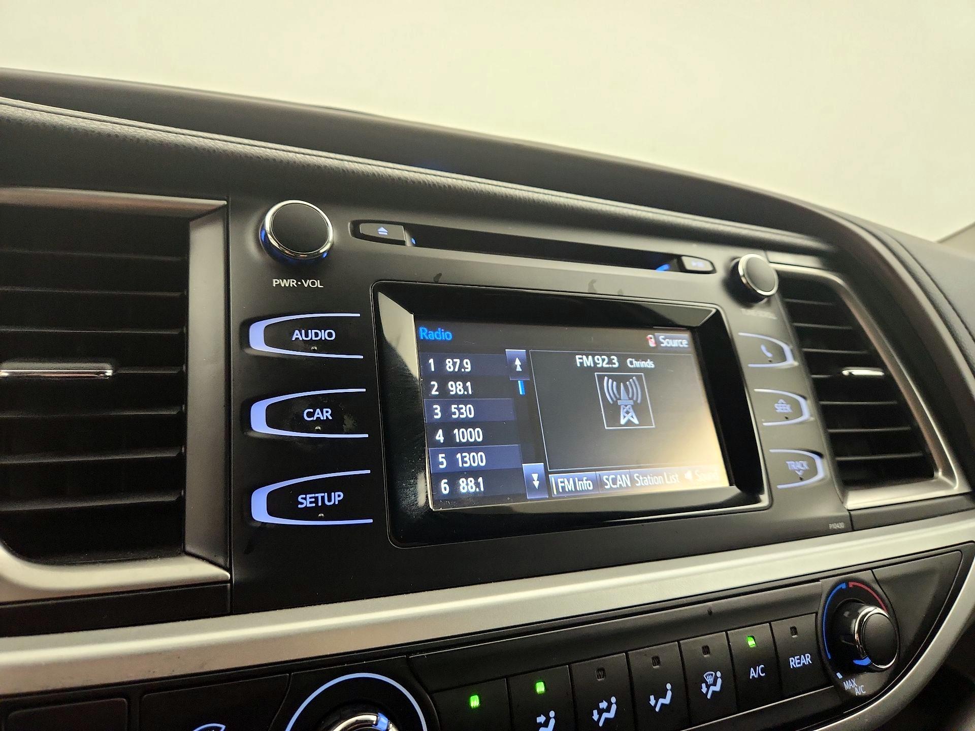 Thumbnail: 2014 Toyota Highlander - 15