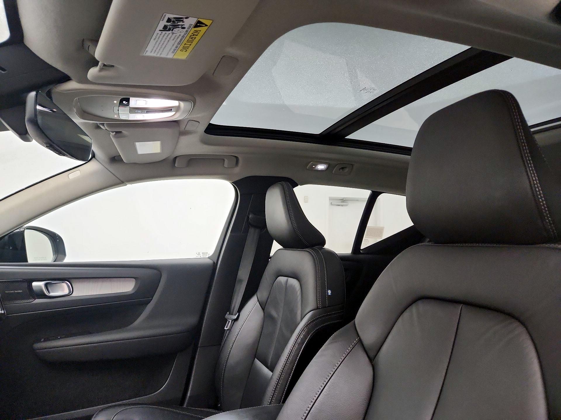 Thumbnail: 2023 Volvo XC40 - 20