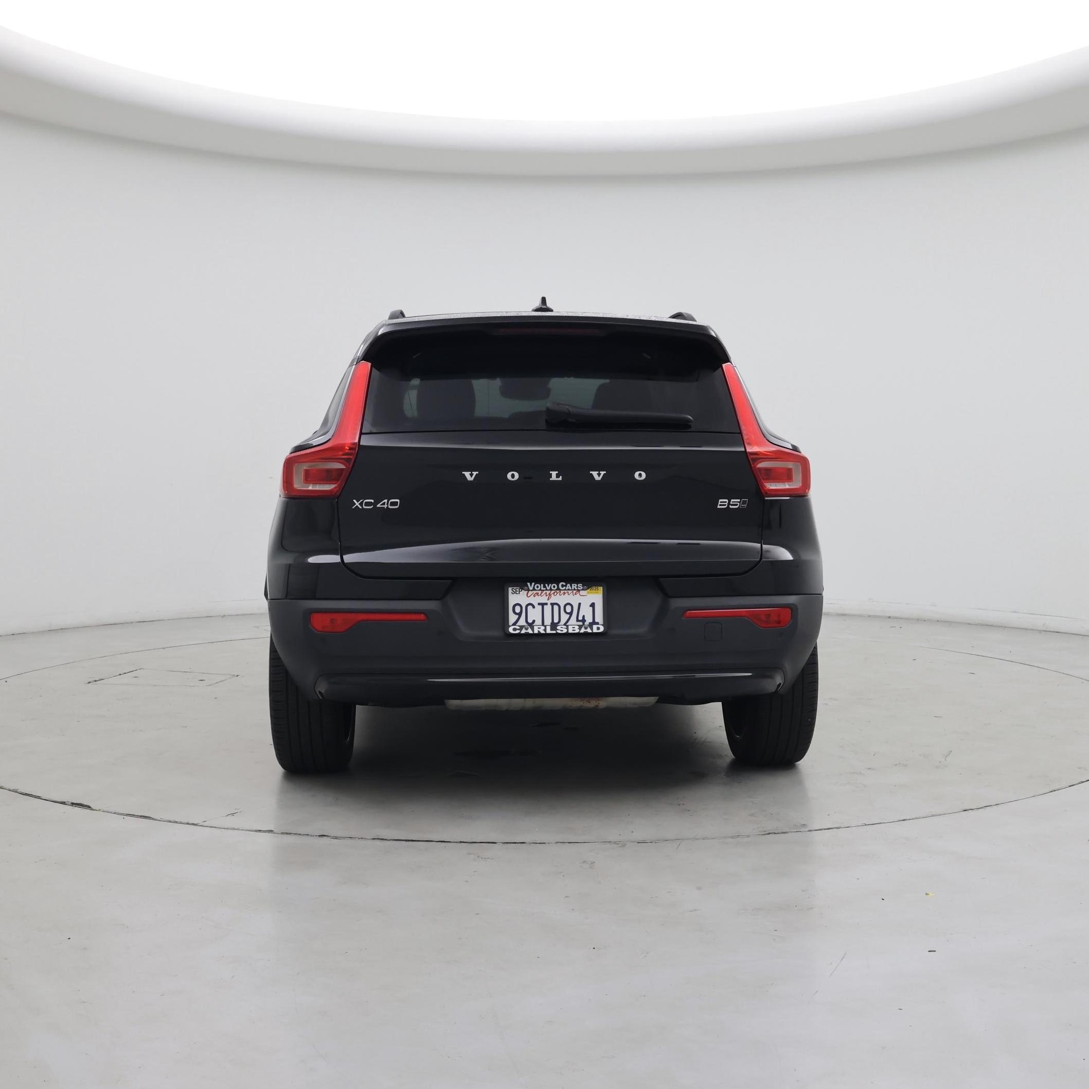 Thumbnail: 2023 Volvo XC40 - 6