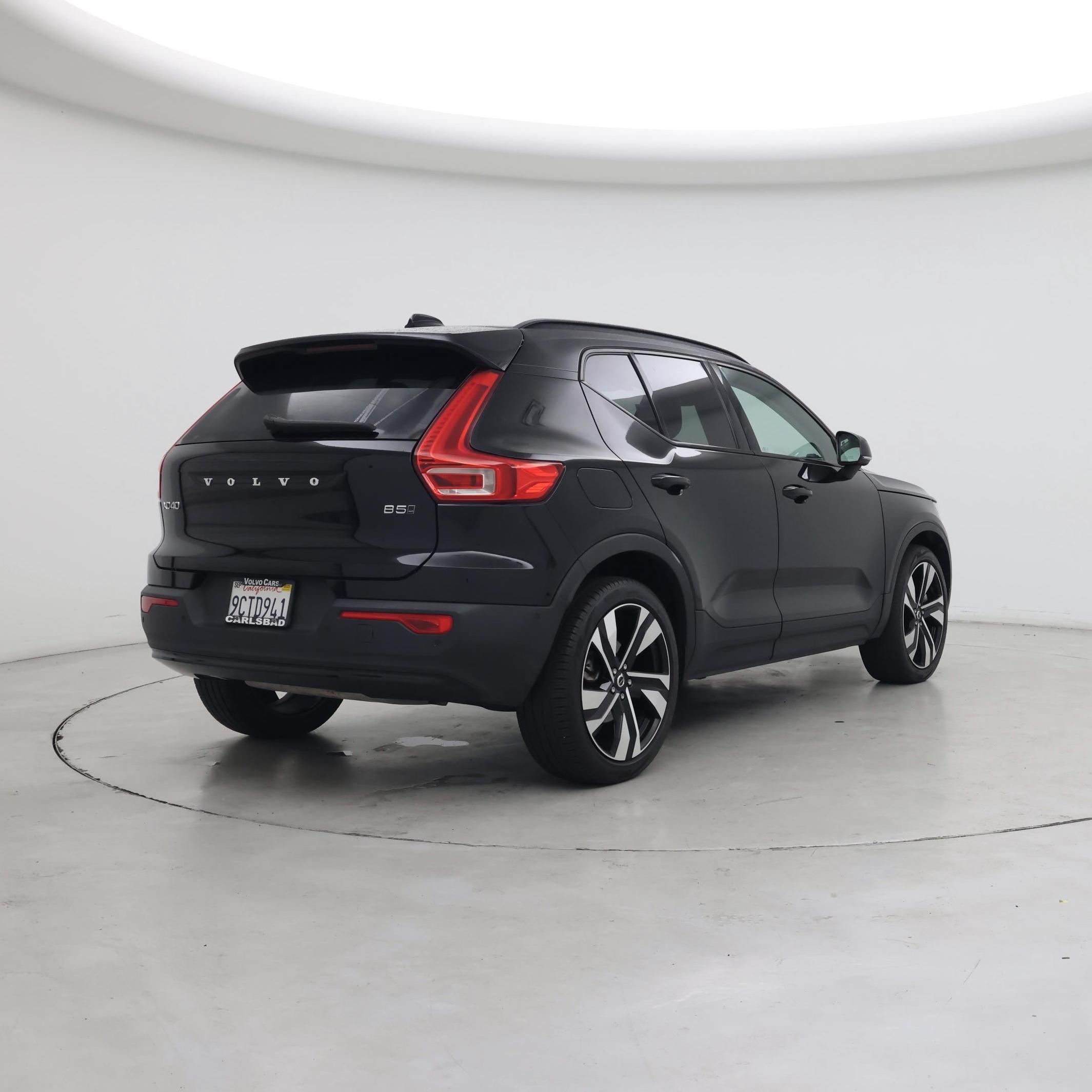 Thumbnail: 2023 Volvo XC40 - 8