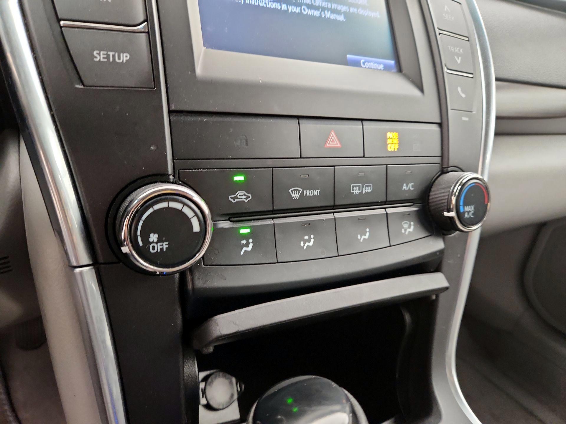Thumbnail: 2016 Toyota Camry - 16