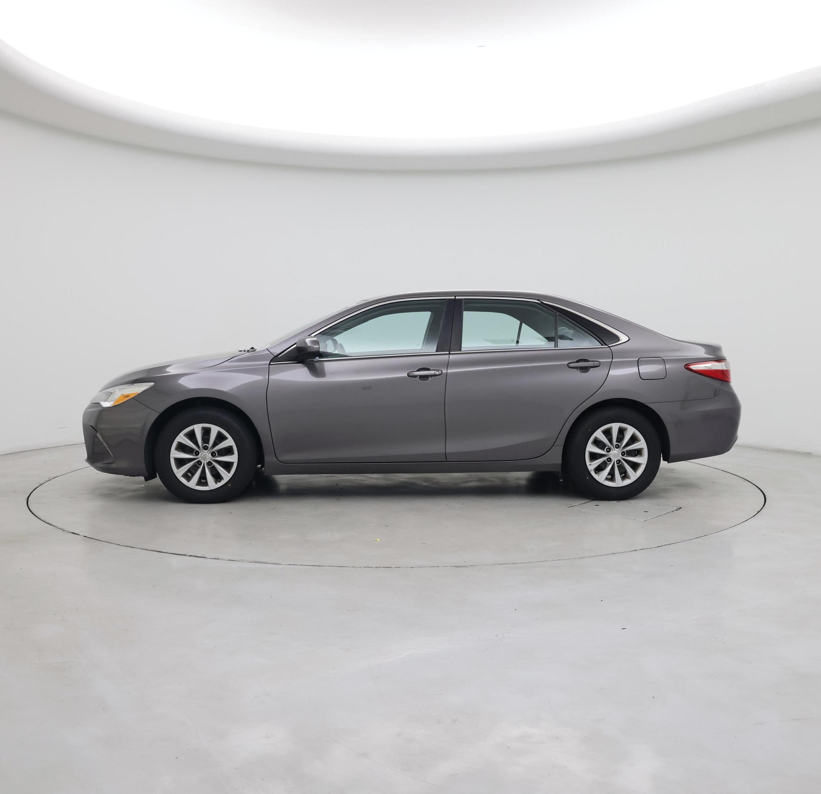 Thumbnail: 2016 Toyota Camry - 3