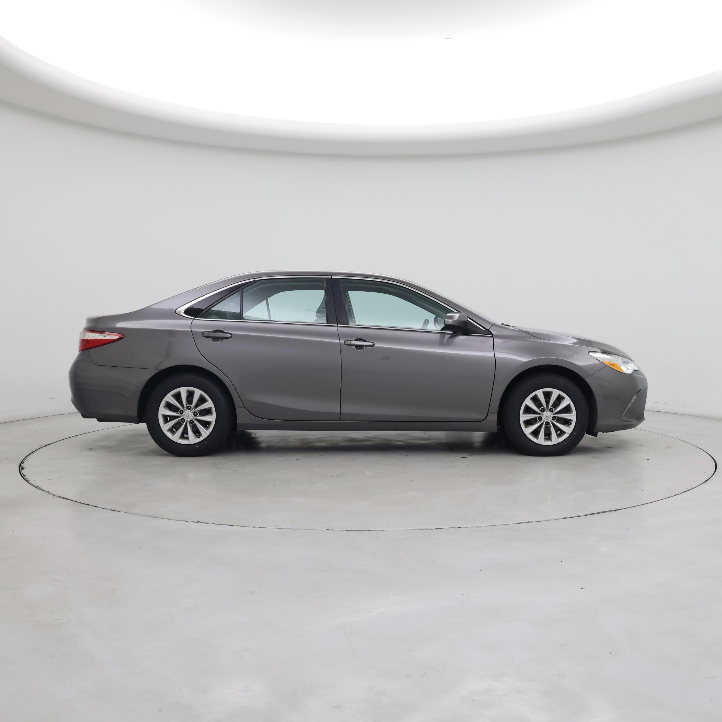 Thumbnail: 2016 Toyota Camry - 7