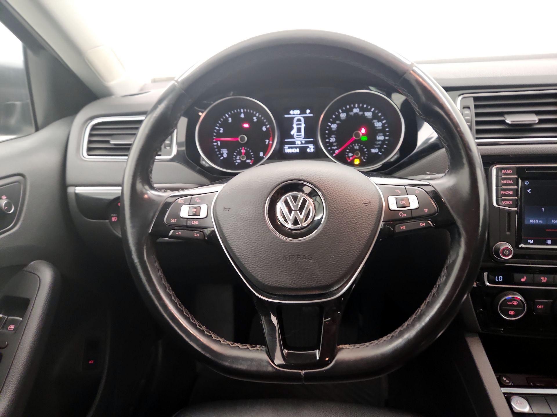 Thumbnail: 2017 Volkswagen Jetta - 10