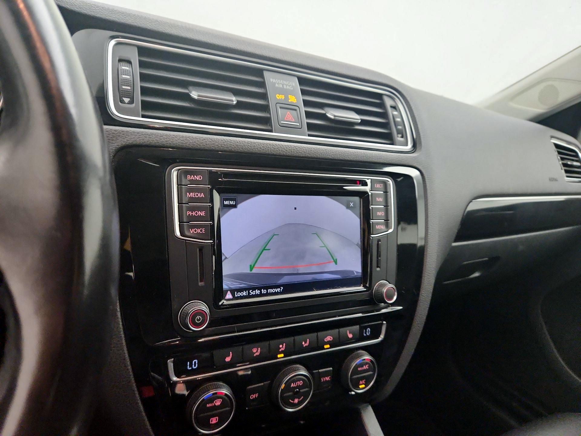 Thumbnail: 2017 Volkswagen Jetta - 14