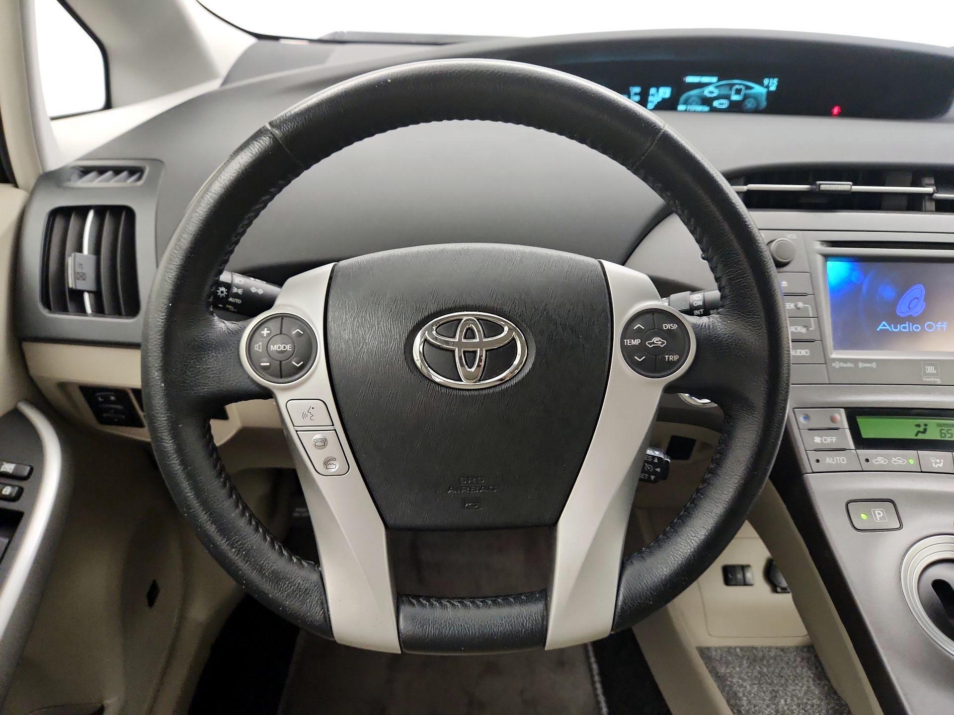 Thumbnail: 2014 Toyota Prius - 10